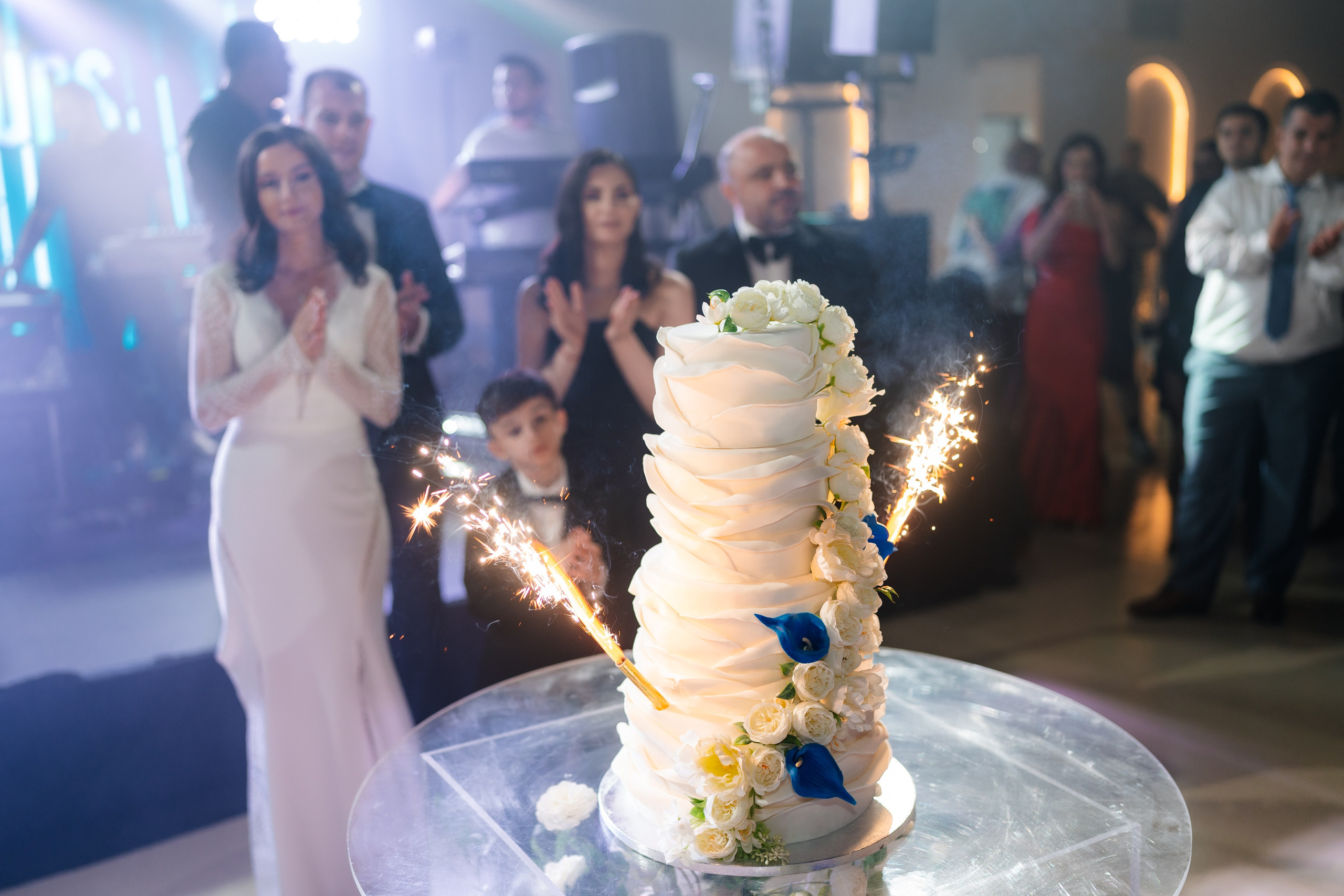 Elly & Andrew. Destination Wedding Photographer Alex Pasarelu