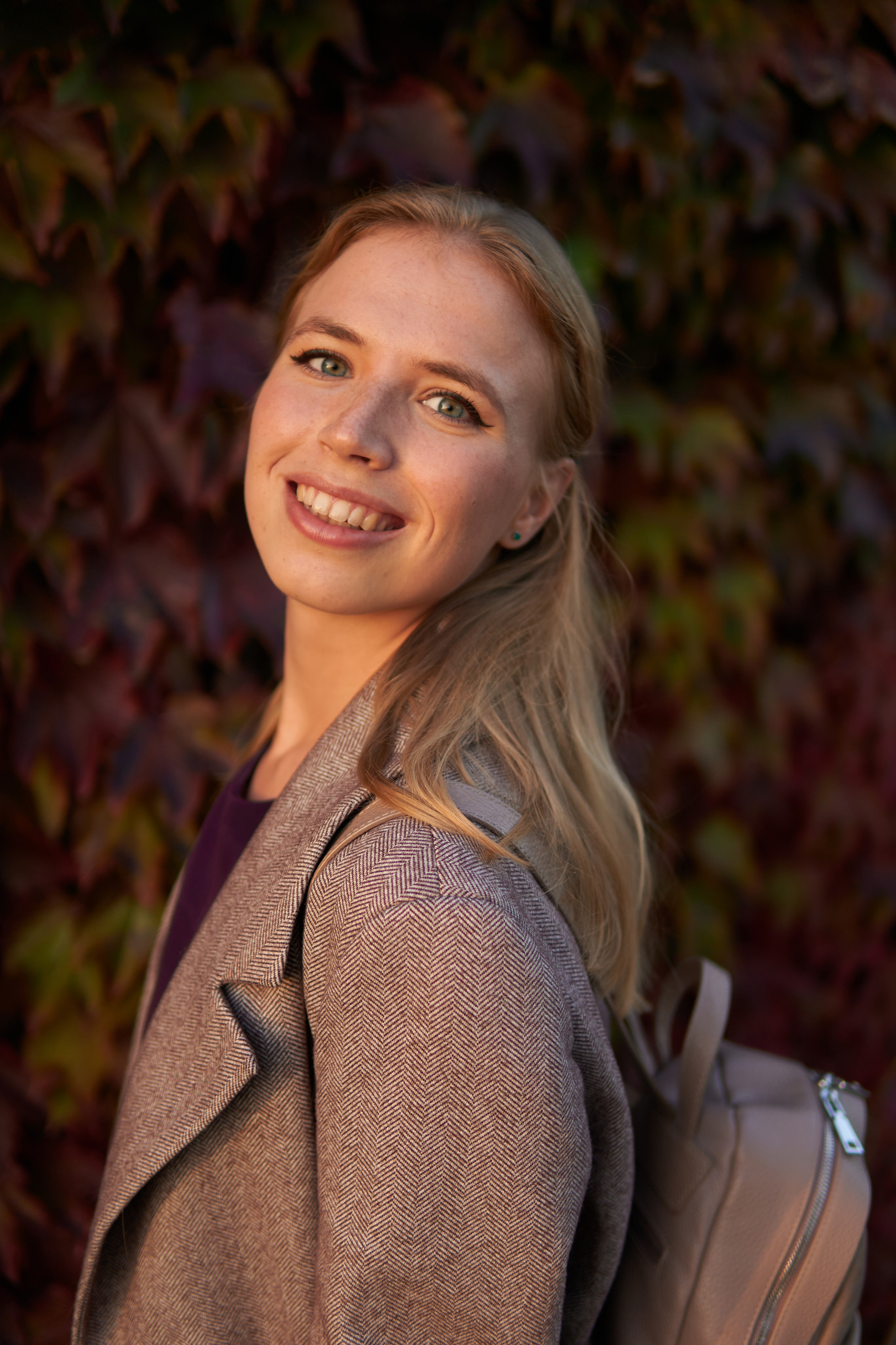 Daria: the fall. Evgeny Ignatik — street photographer | portraits