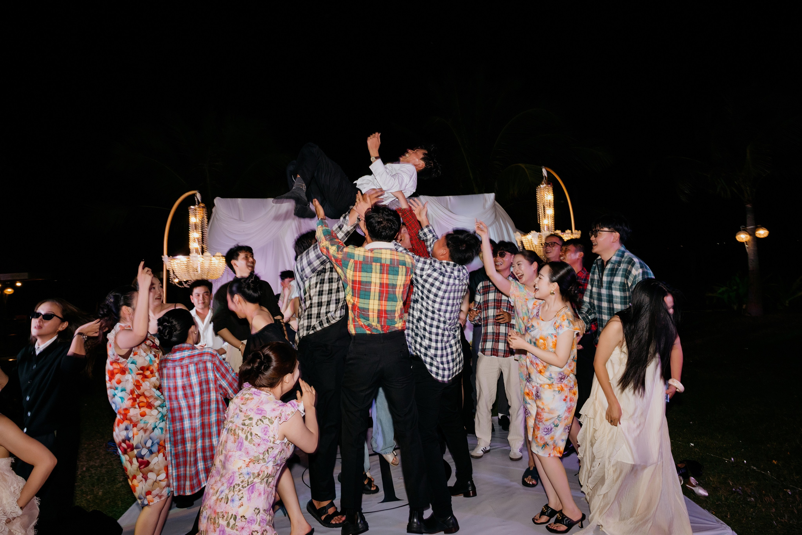 DIEU & THINH/Destination Wedding. Nhiếp ảnh gia đám cưới hàng đầu tại Thành Phố Hồ Chí Minh