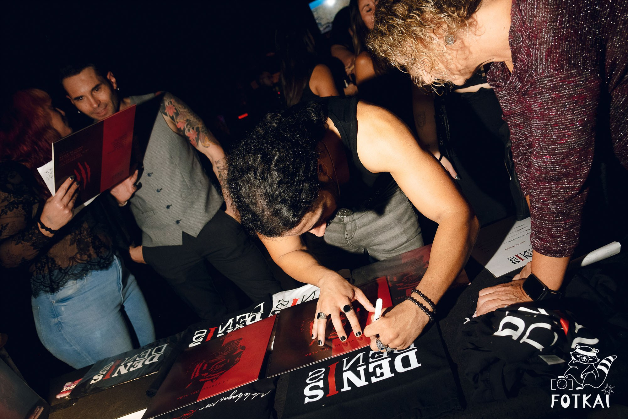 DENISDENIS — reportaje fotográfico del concierto en la Sala Marearock (Alicante) | FOTKAI