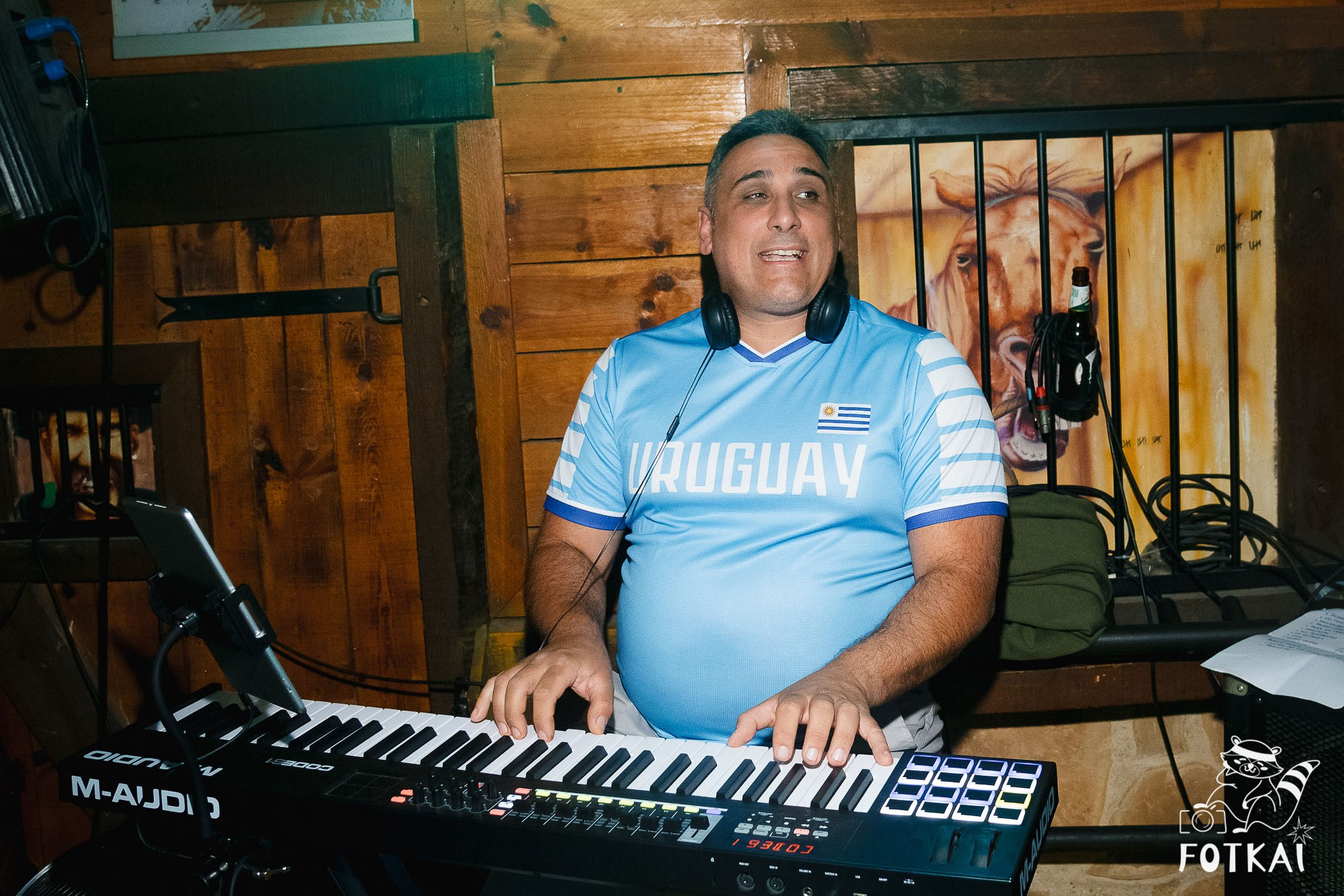 Los Ekilibristas de la Cuerda Floja — Фото с концерта в Торревьехе, 2026 | FOTKAI