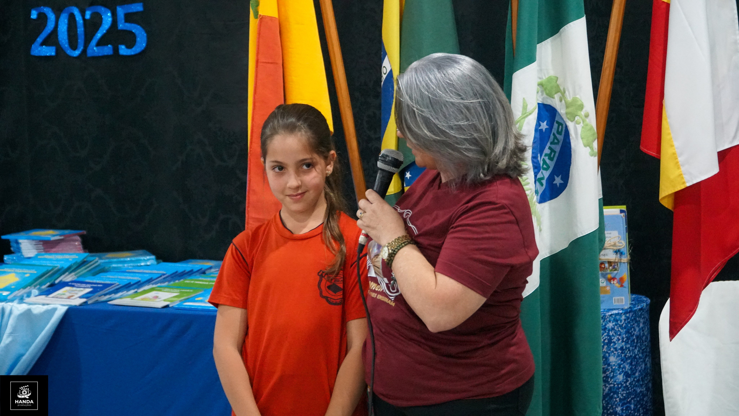 Noite autógrafos colégio Aurélio Buarque de Holanda. Handa Produções