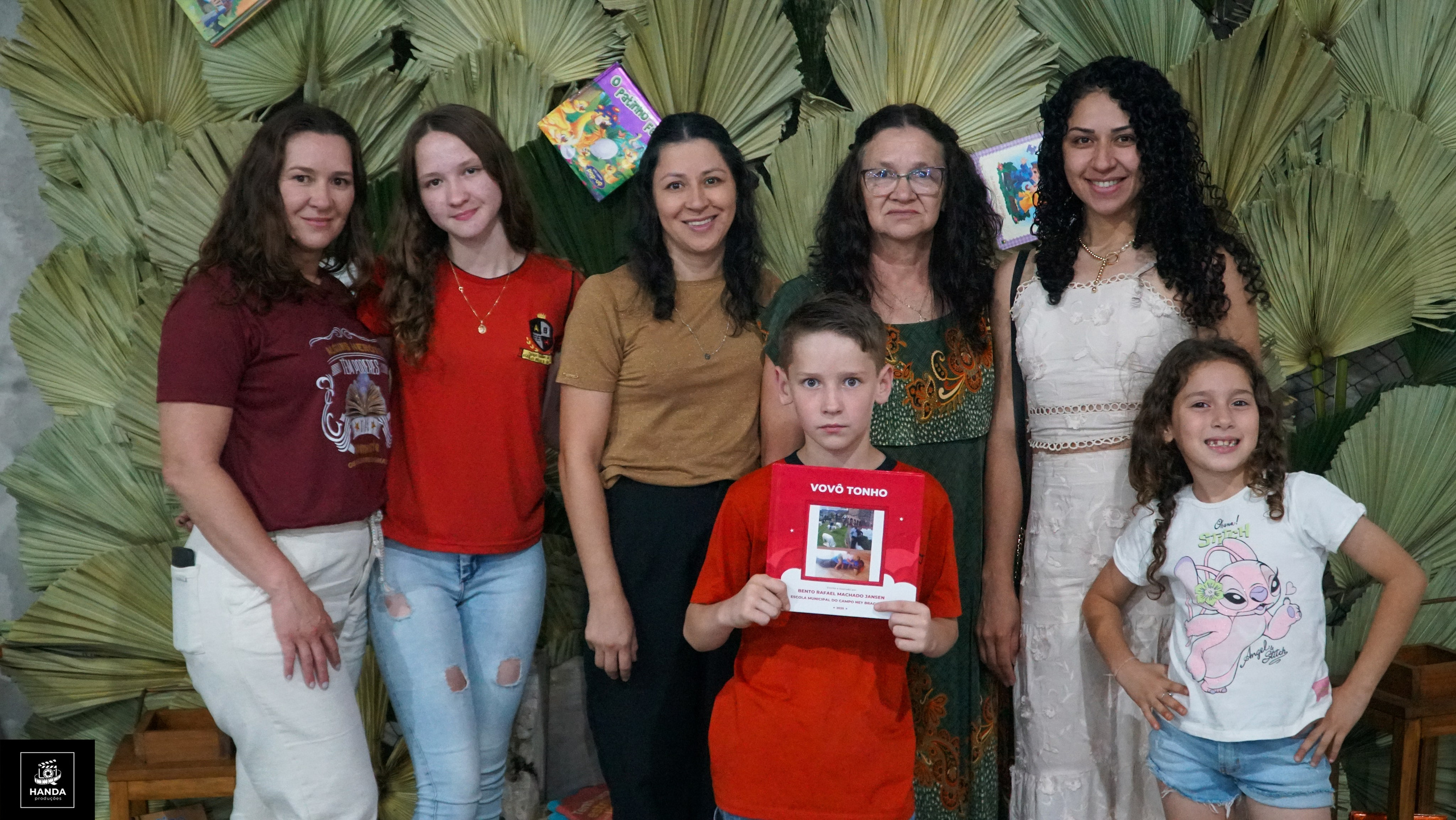 Noite autógrafos colégio Aurélio Buarque de Holanda. Handa Produções