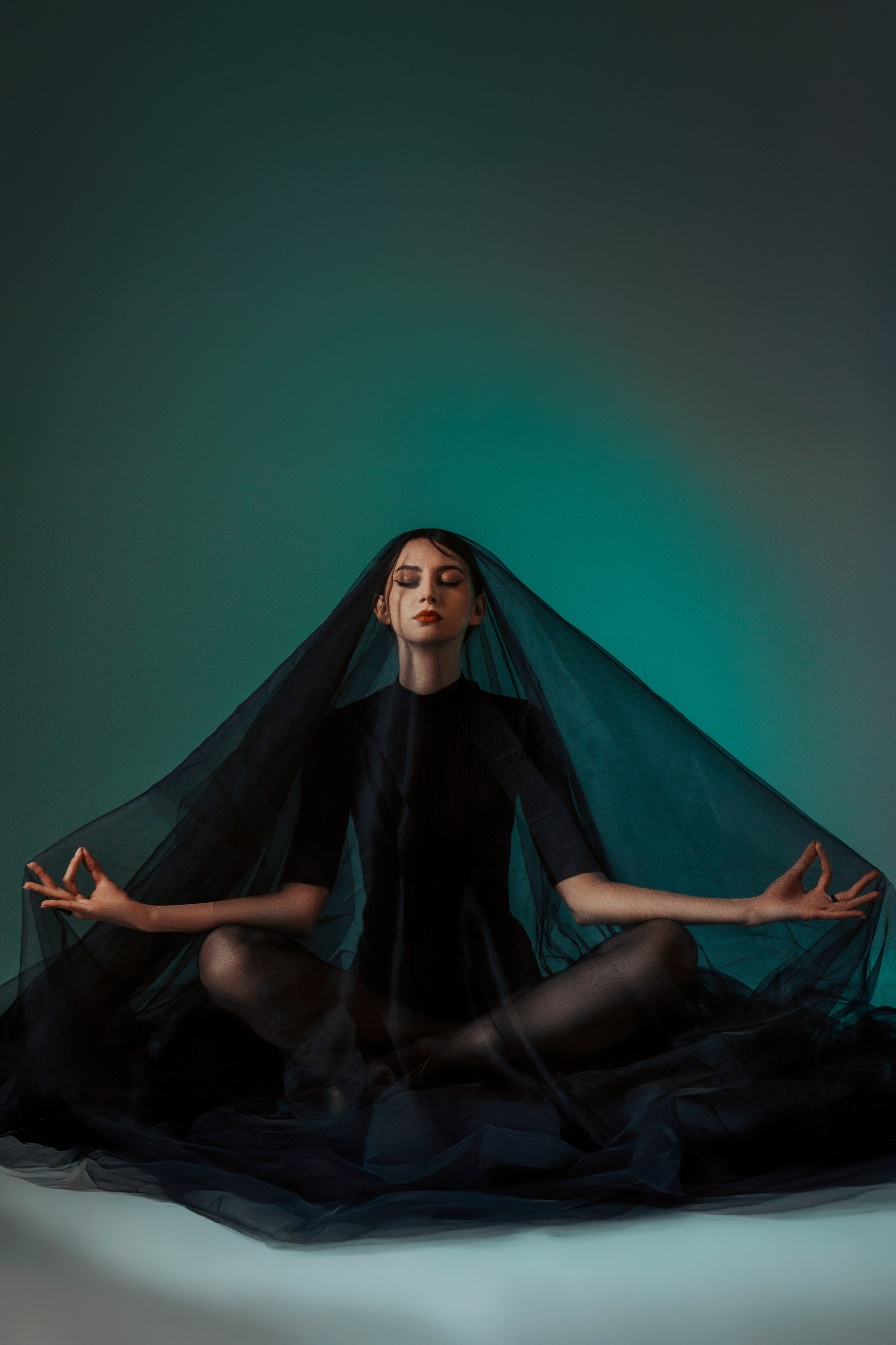 Teal. Nifty photography — коммерческий и портретный фотограф в Ташкенте. Студийная и выездная съёмка