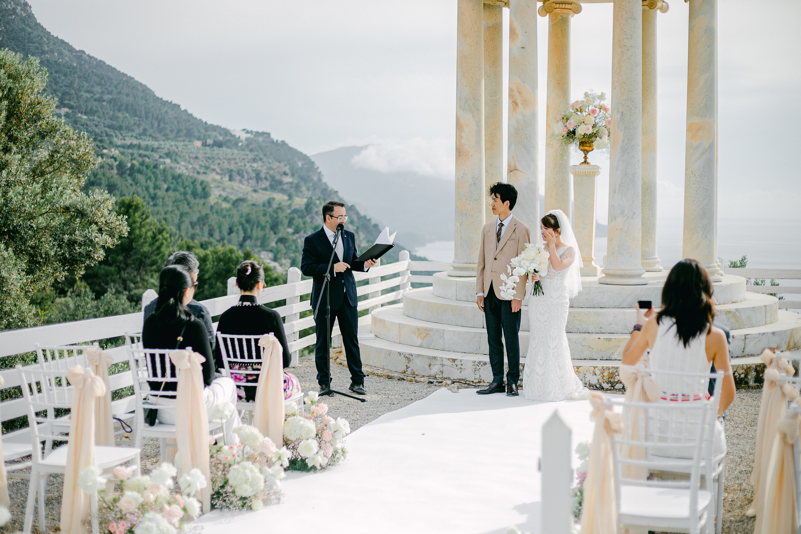 Chenyi & Tiangseng. Wedding Celebrant in Mallorca Iban Collin