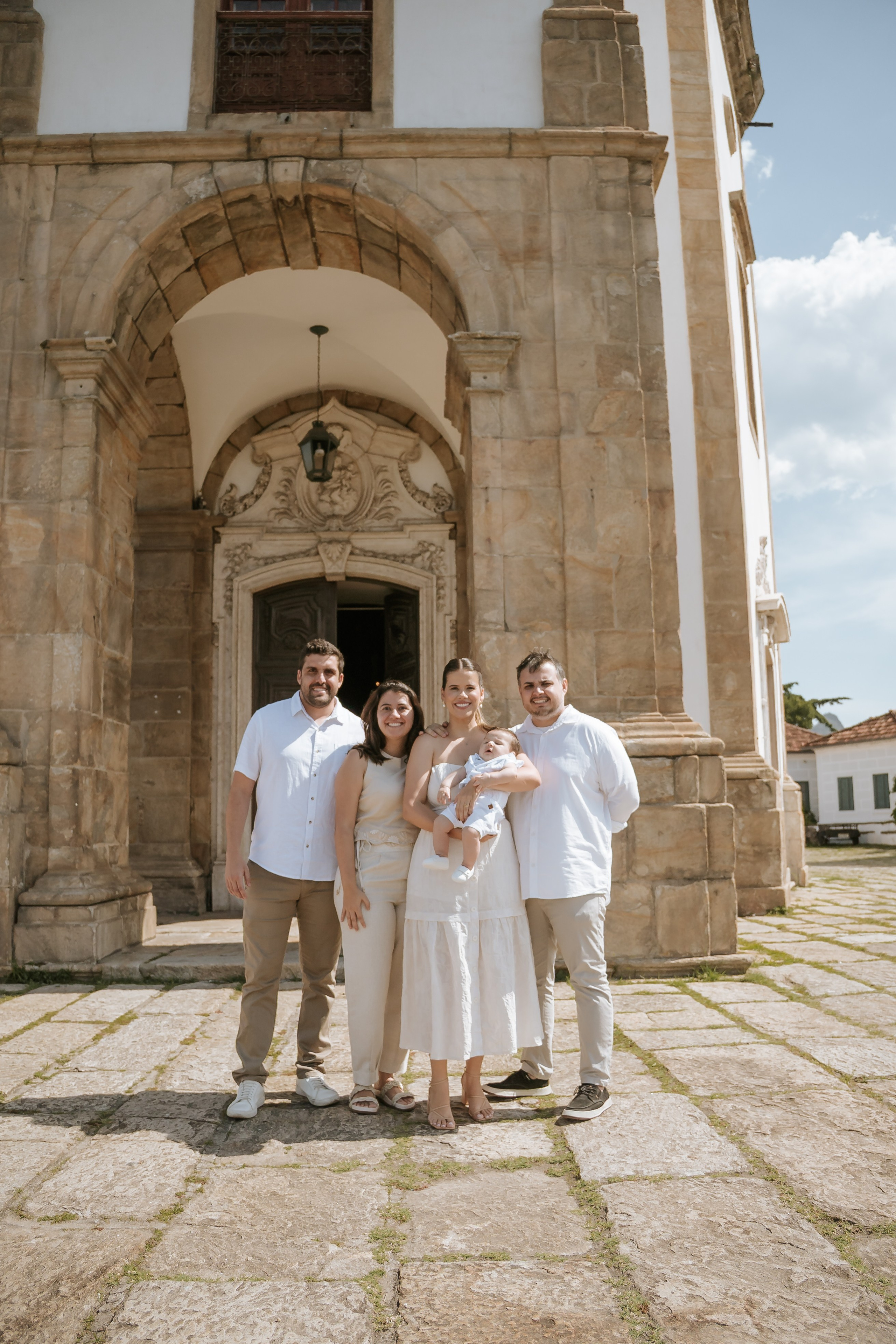 Batizado. Filmes e fotos de parto e família com estética cinematográfica