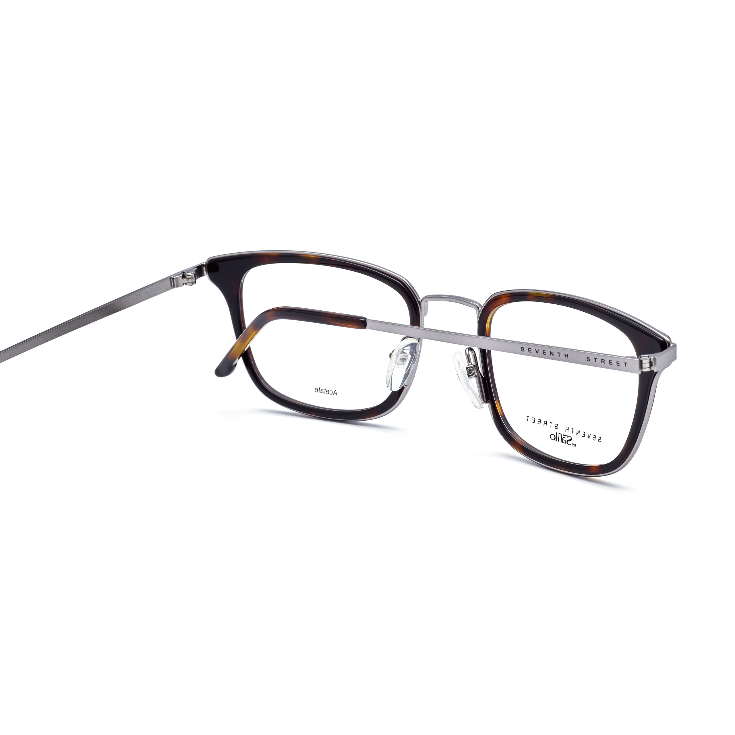 Очки. Предметная фотосъемка в Алматы. Студия фото и видео съемки товаров