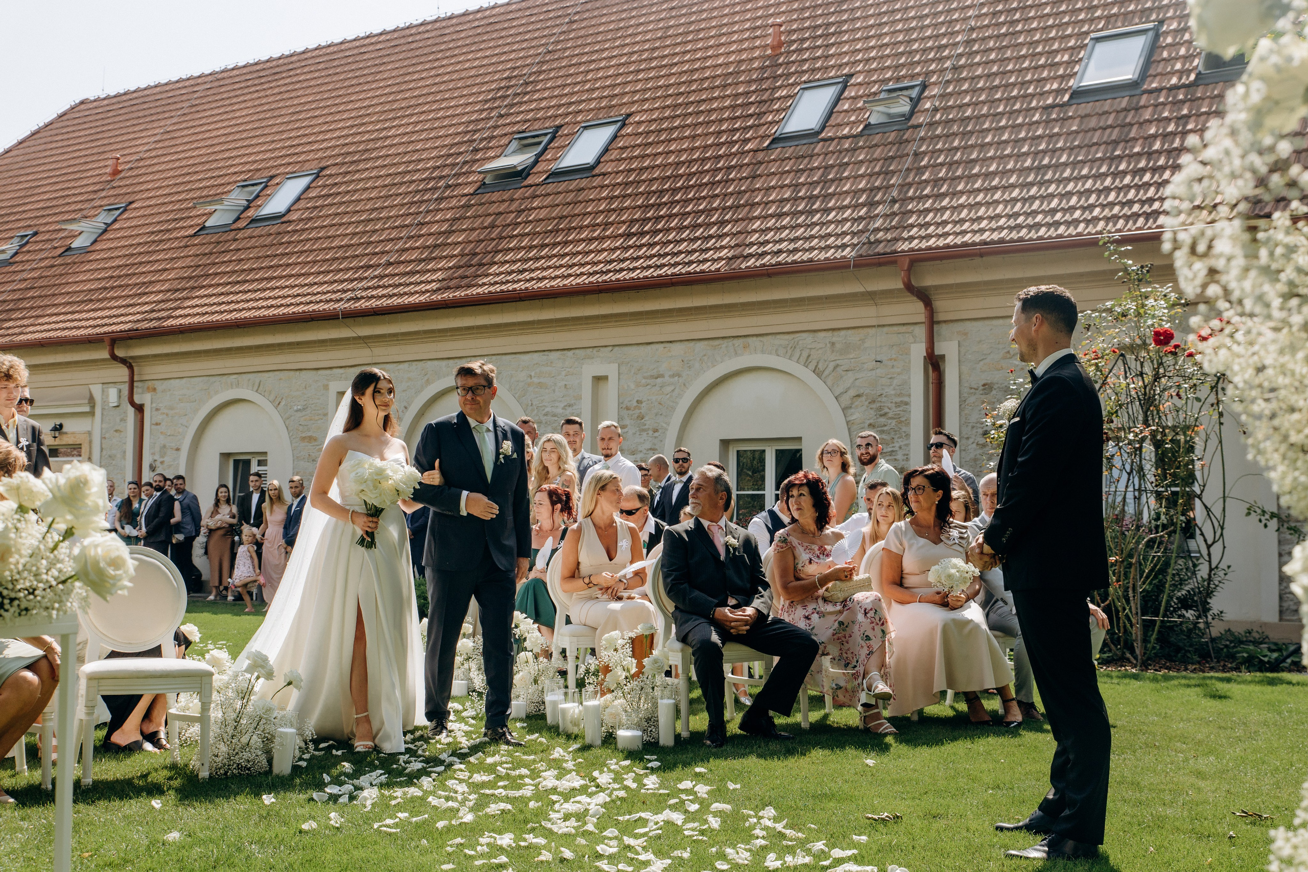 Wedding moments at Na Kmine