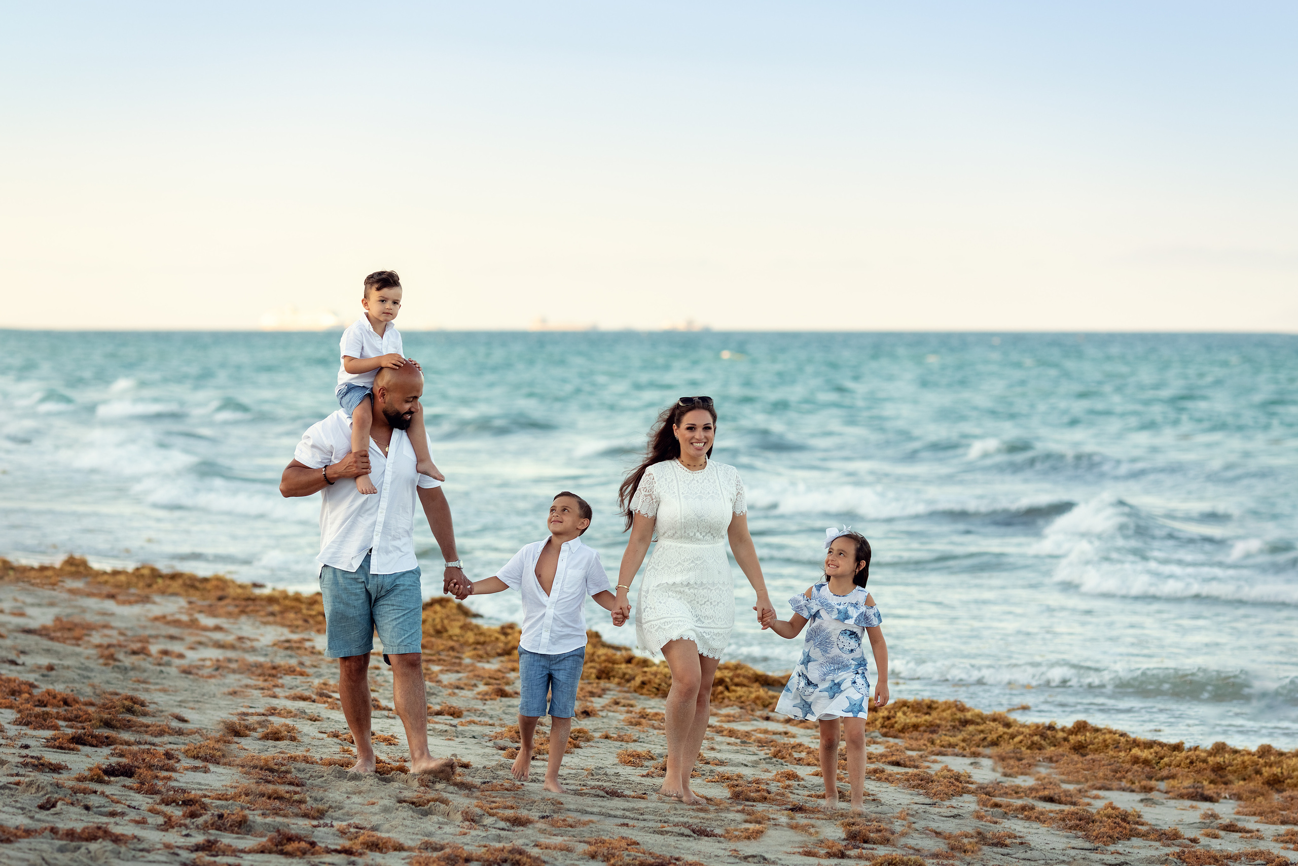 Family. Lana Krichev family photographer in South Florida