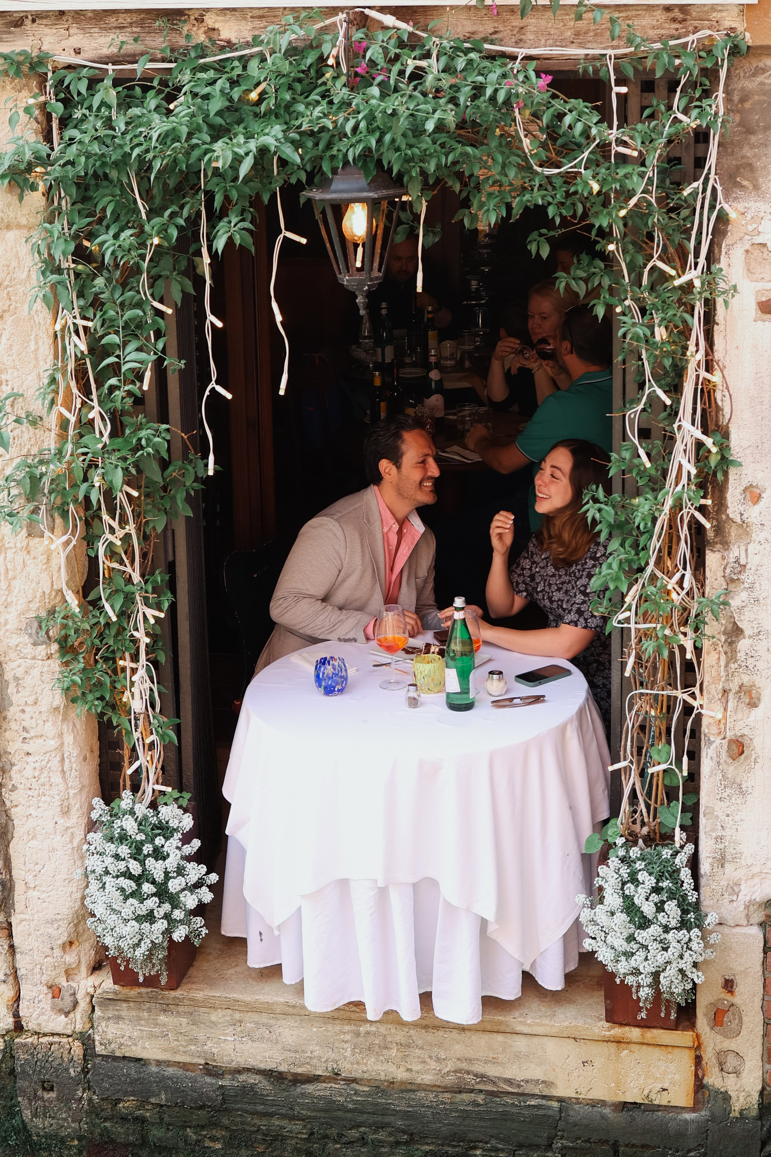 A man proposes to his beloved at Barbacani restaurant
