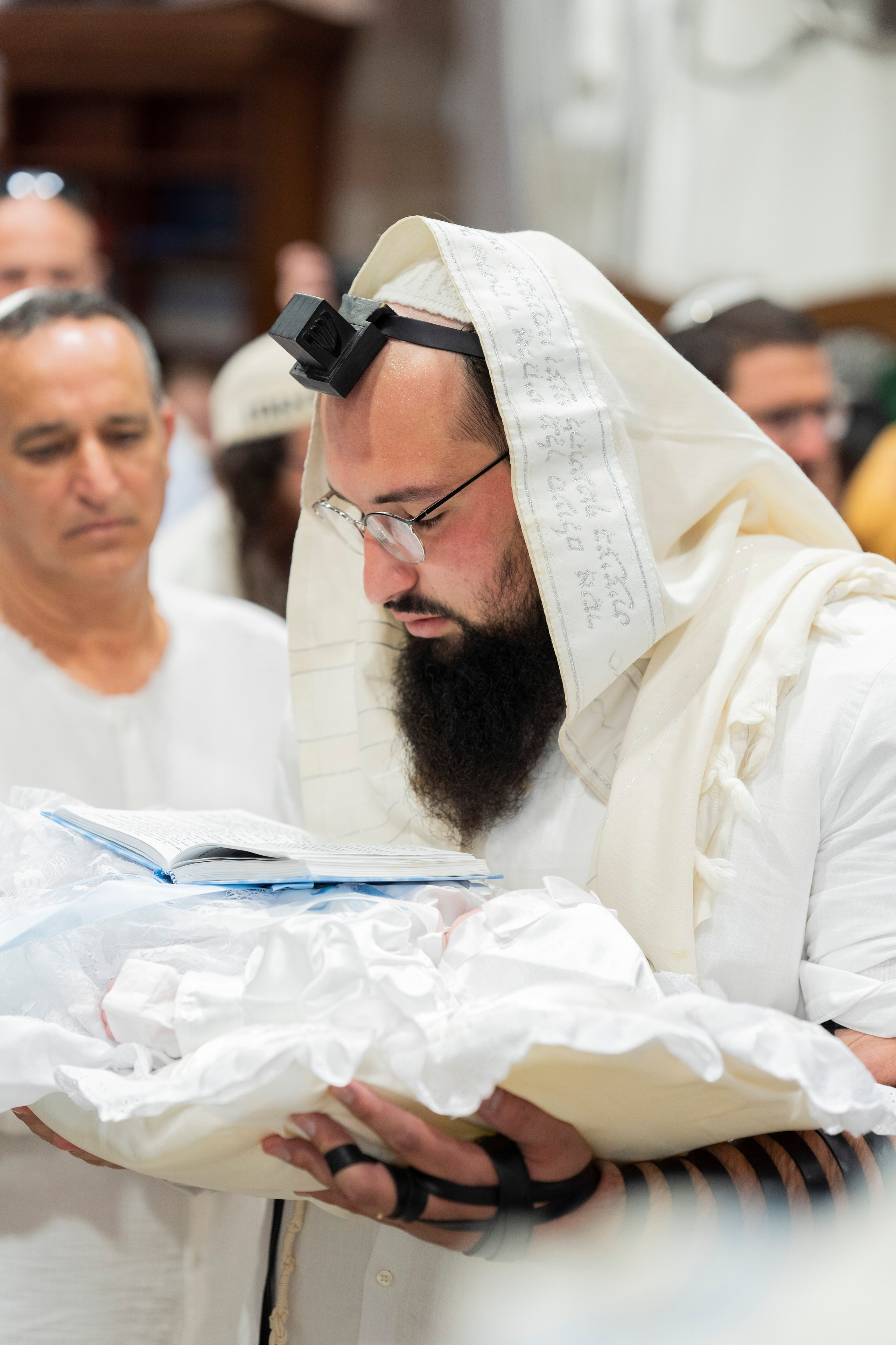 הברית של נחמן חזן. יוסף מזרחי צילום חתונה, ברית וזוגיות. צלם מקצועי שאוהב להוציא אתכם הכי יפים ברגעים הכי מרגשים