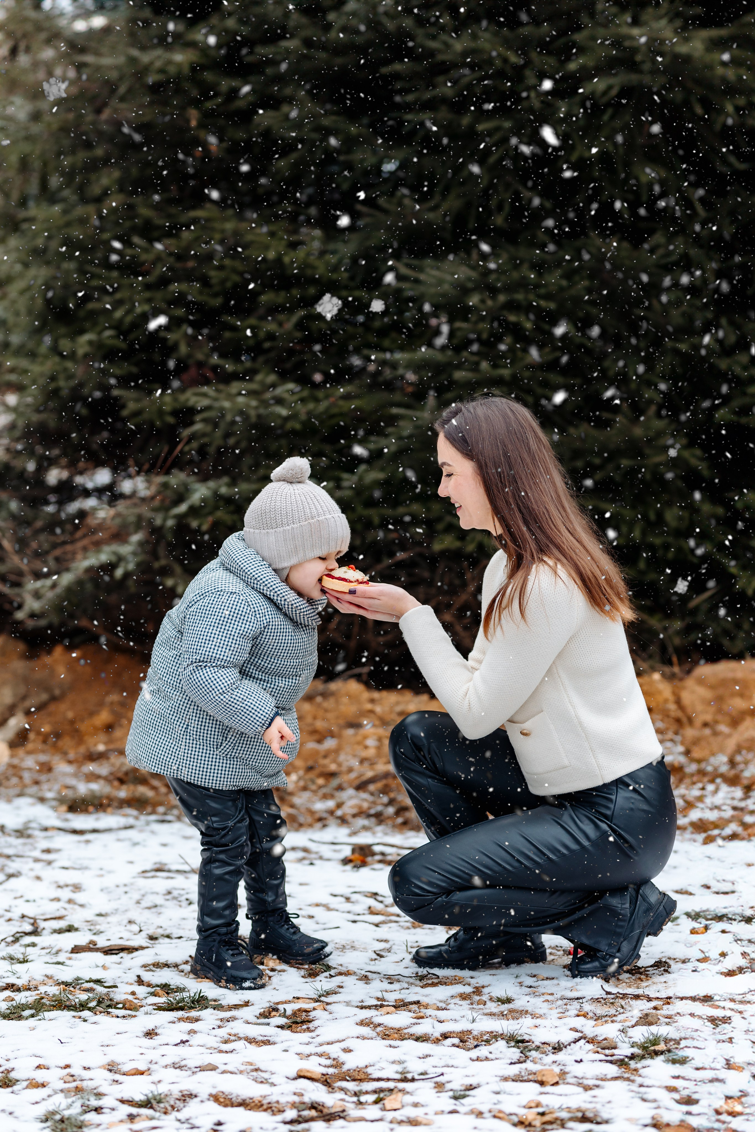 Cristina și Magda. Cristina Andronache fotograf Brașov fotograf de familie fotograf de nunta Brașov