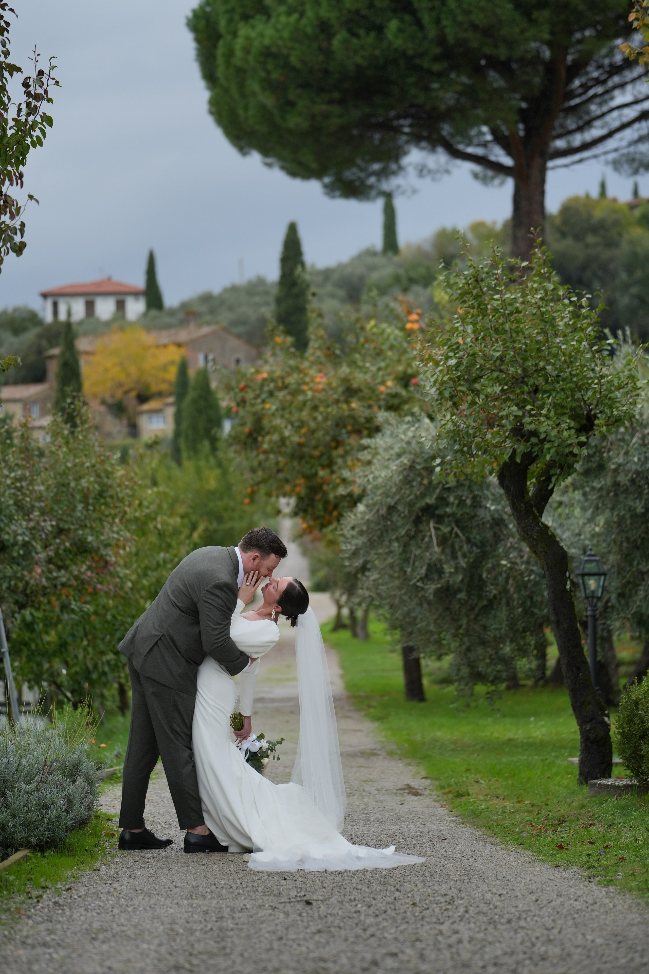 Elopment in Cortona. Villa Falconiere. Wedding Photographer in Italy