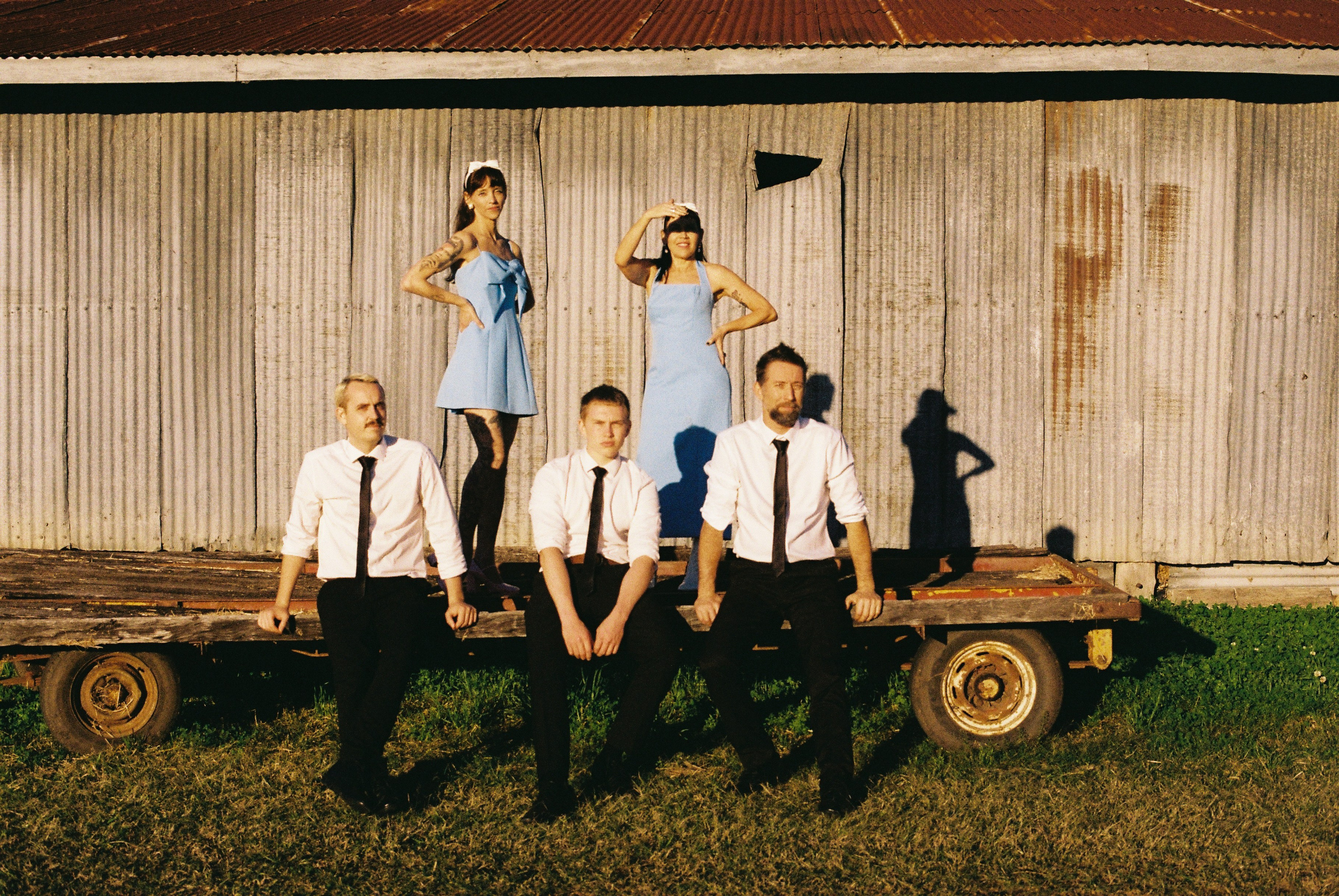 Milly&band. Film photographer