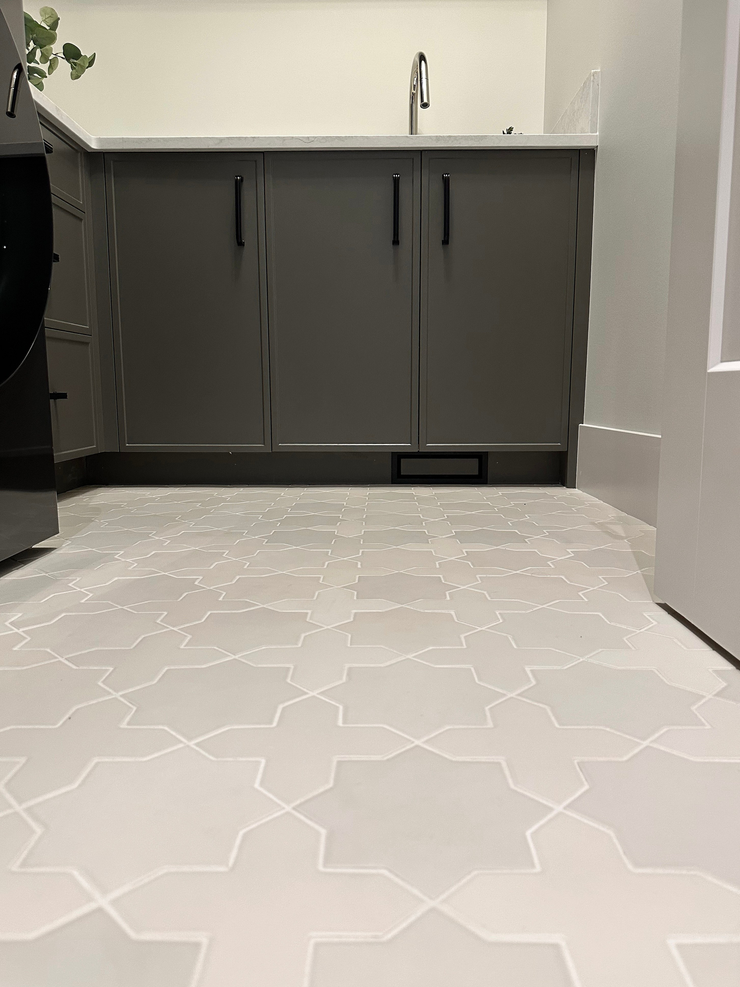 Laundry. Moroz Building Solutions LTD