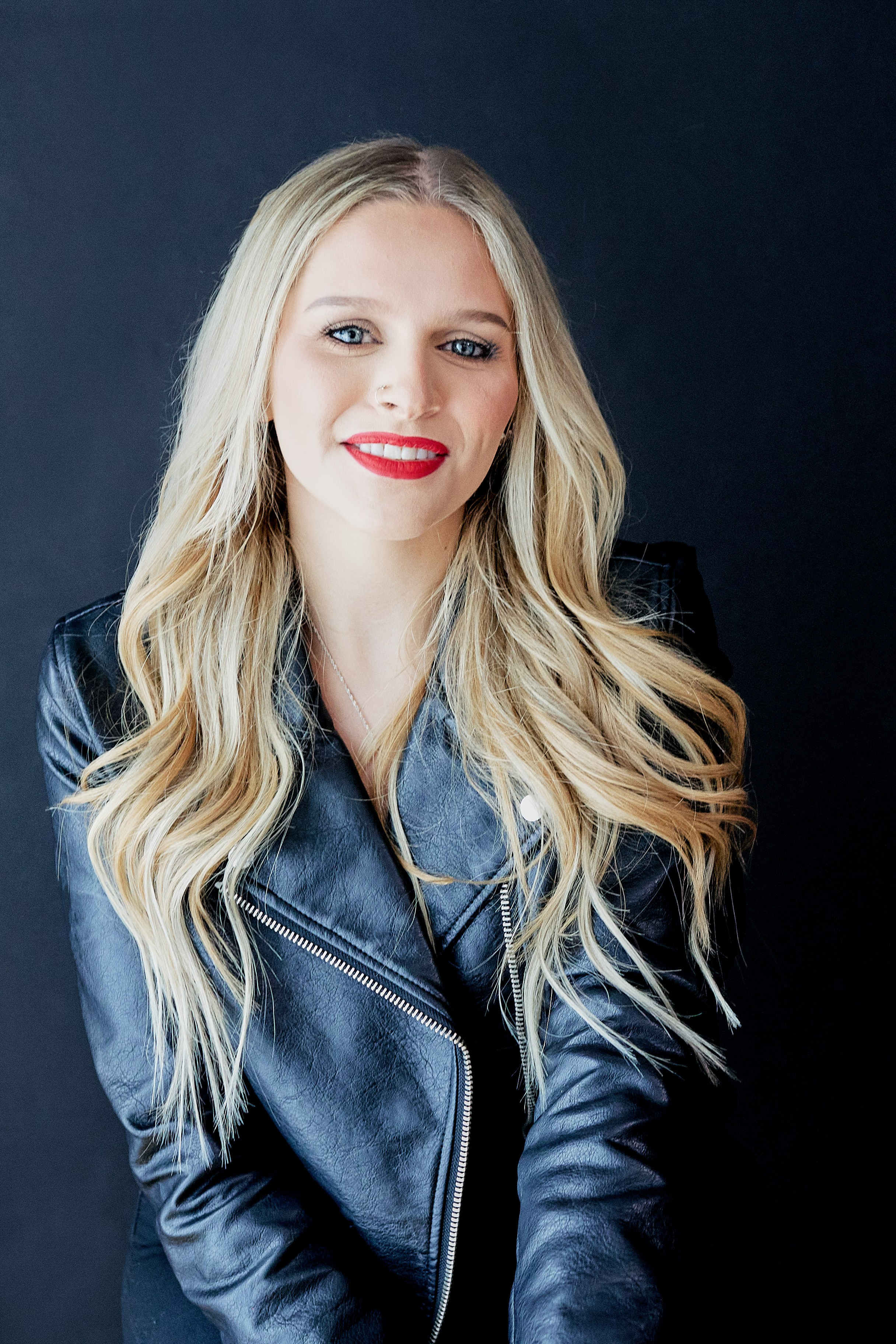 New Tecumseth Headshot Photographer. Portrait and Personal Brand Photographer in Simcoe County, Ontario, Bobbi-jo Stuart