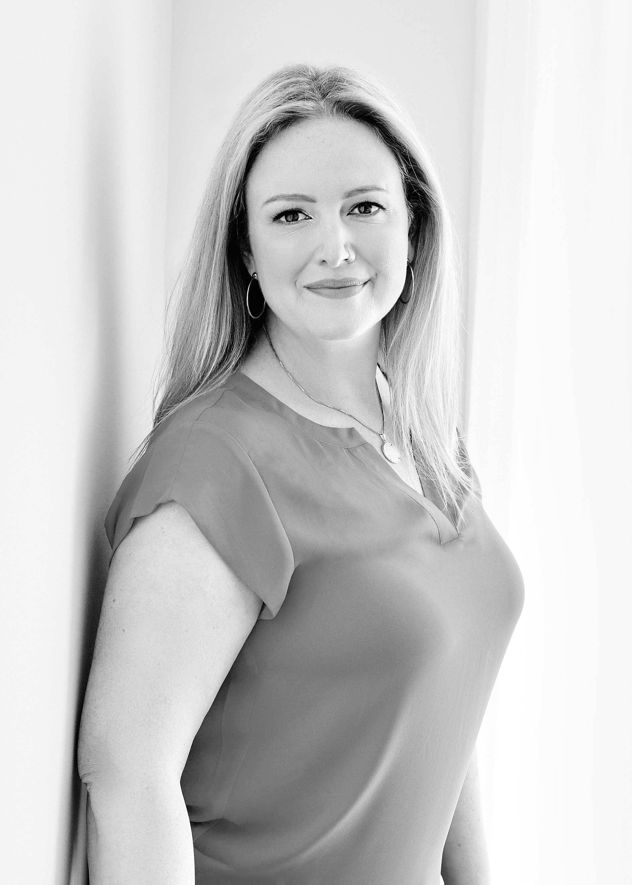 New Tecumseth Headshot Photographer. Portrait and Personal Brand Photographer in Simcoe County, Ontario, Bobbi-jo Stuart