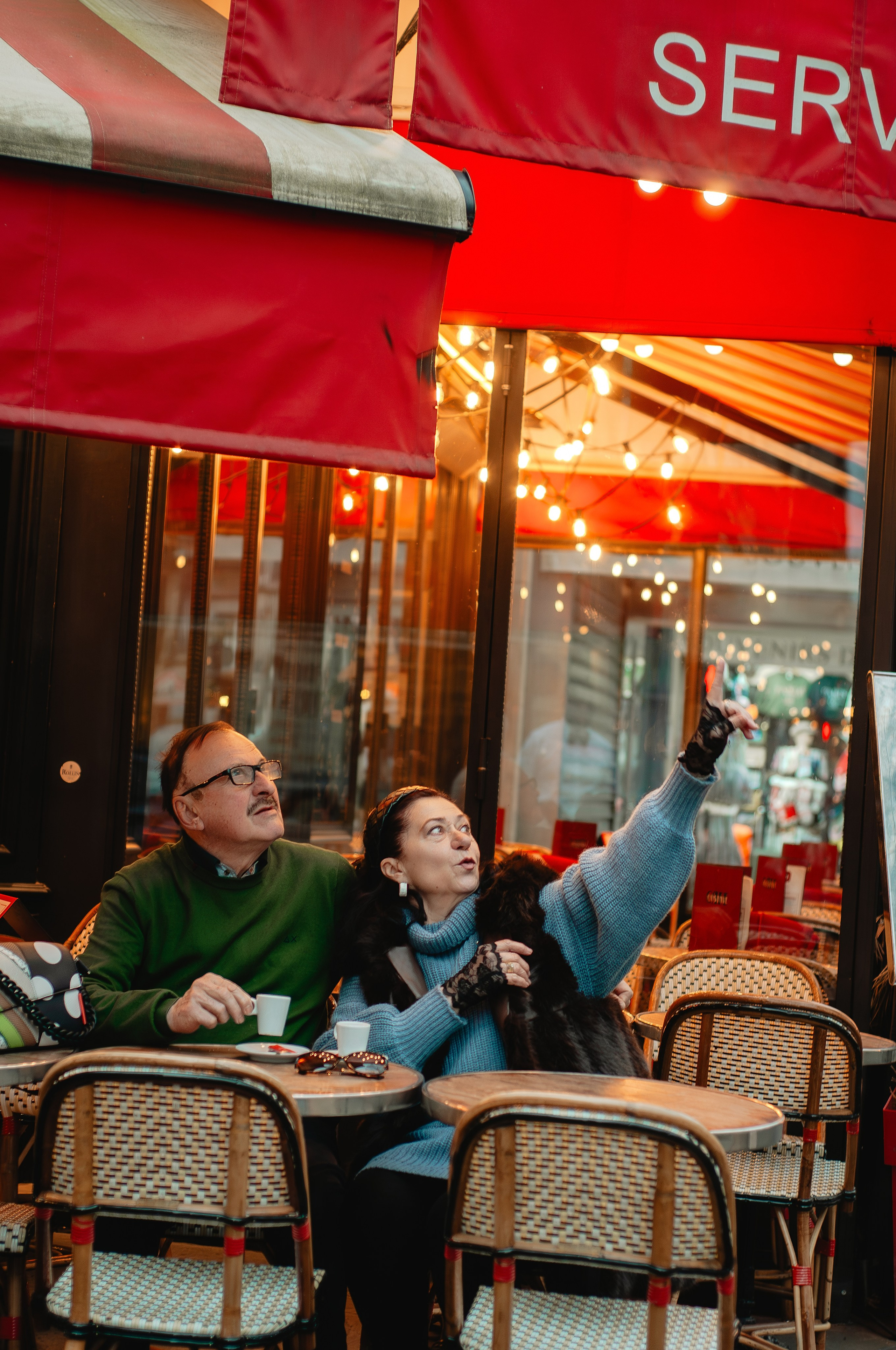 Photoshoot in Paris for the elderly couple. Paris photographer — Polina Osipova