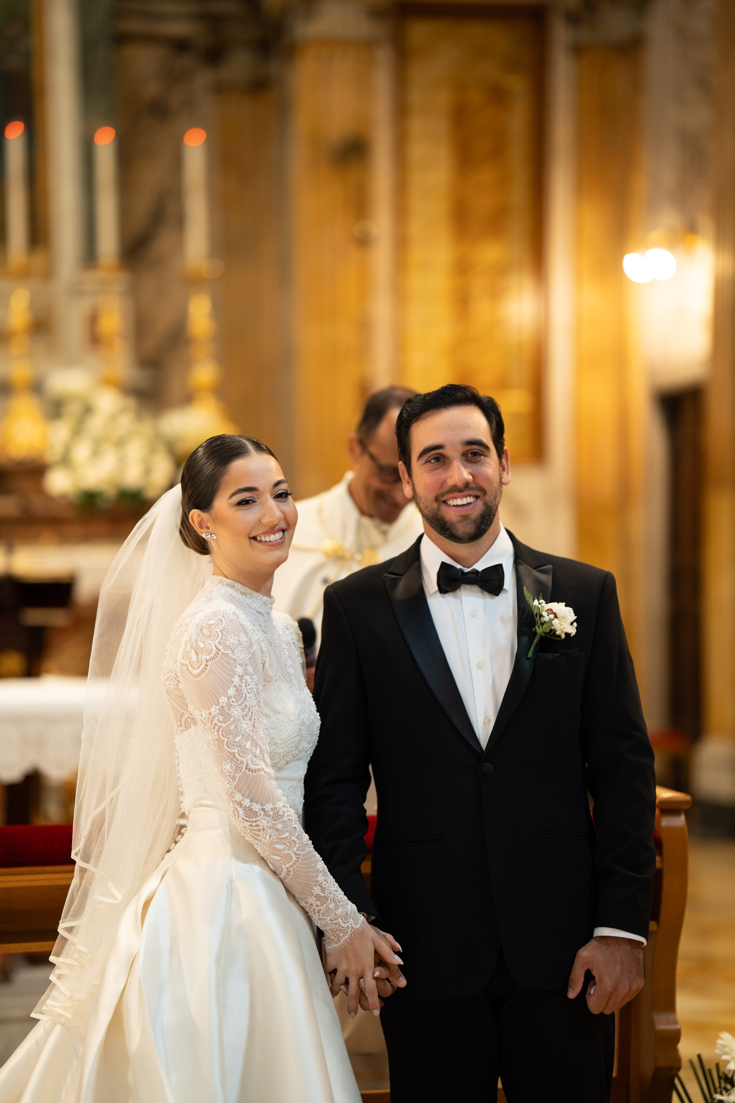 Brazilian bride and groom posing in the Vatican church