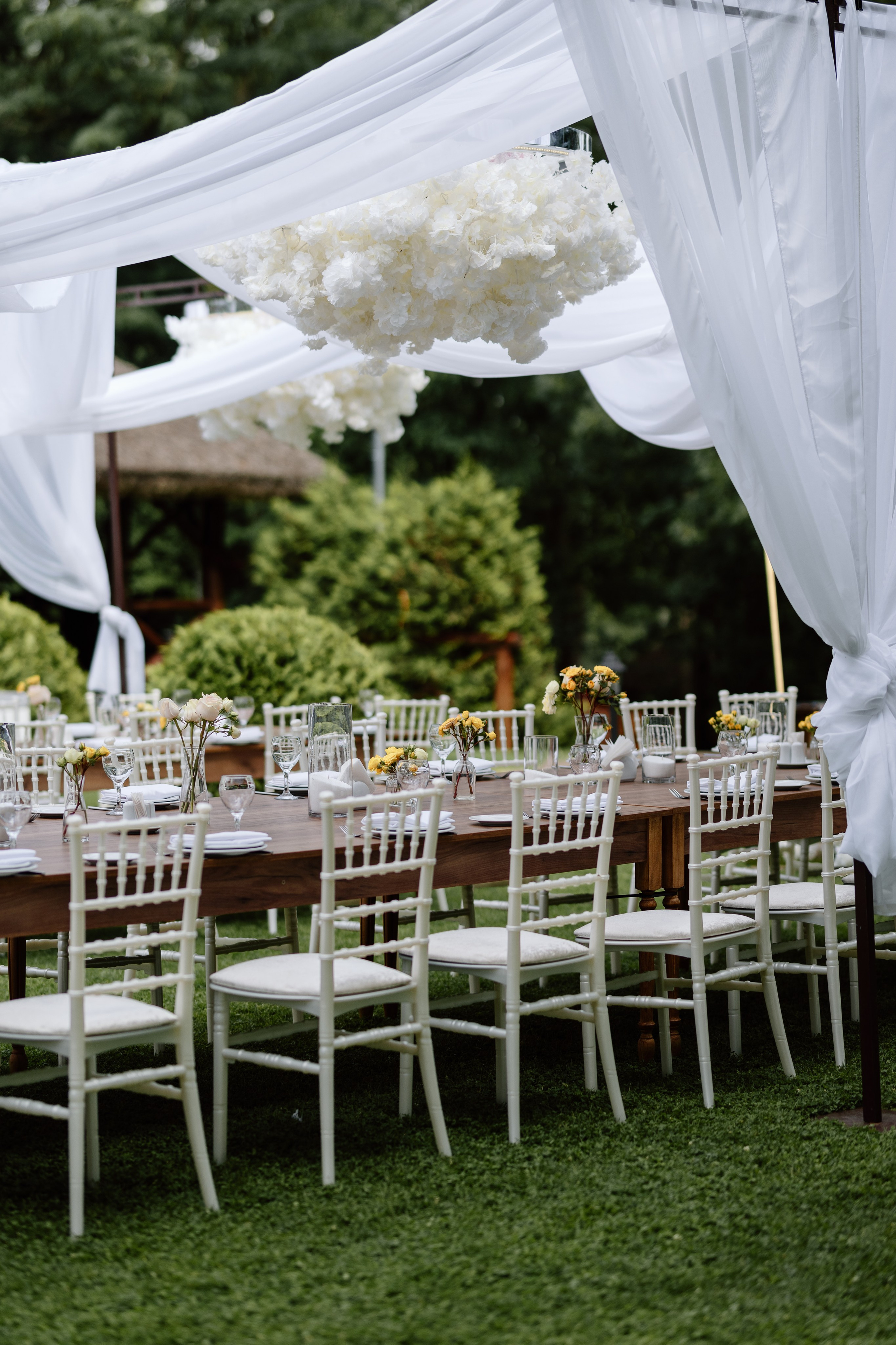 Corina & Dumitru. Main