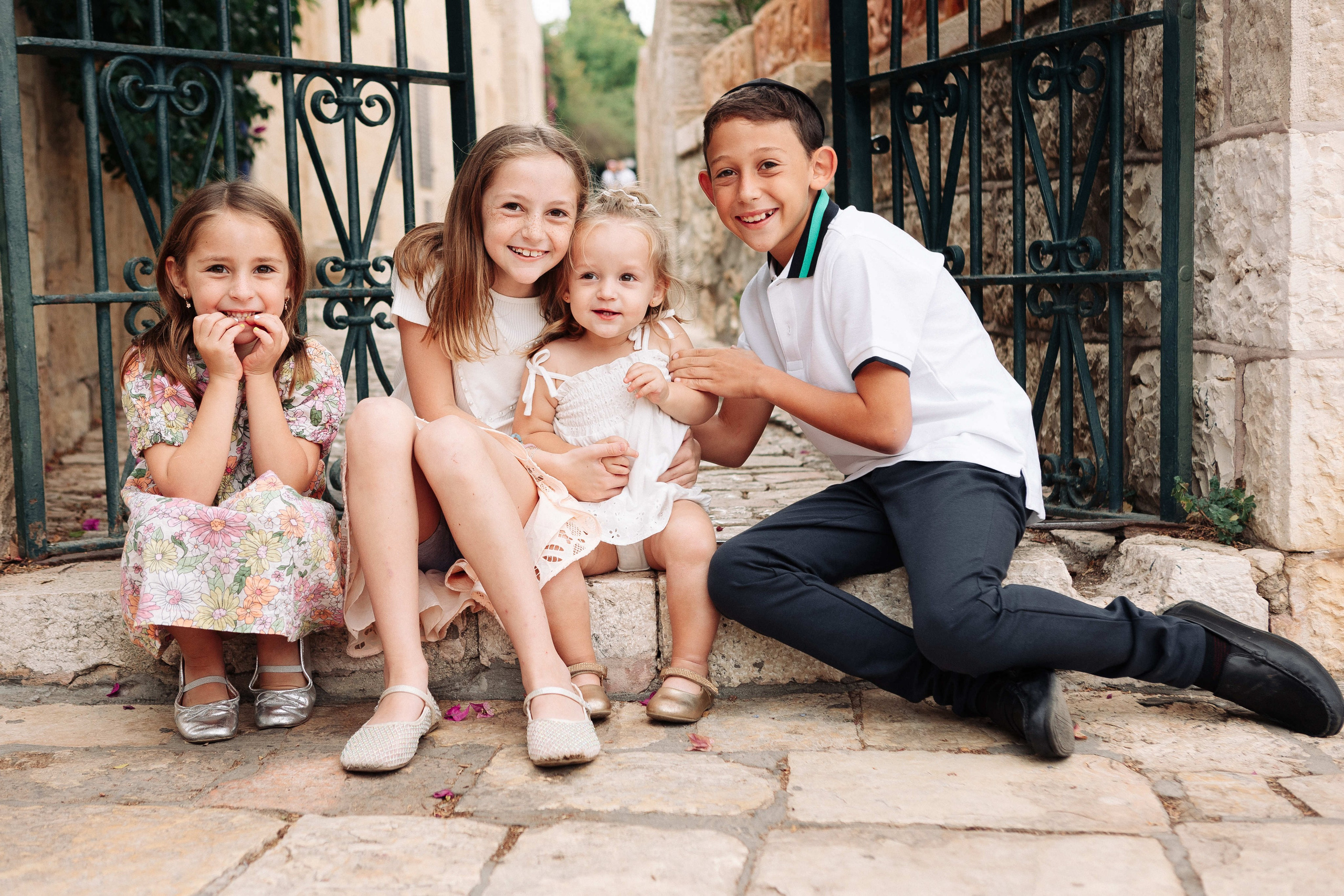 BIG FAMILY IN YAMIN MOSHE. Https://shi-photo.com/