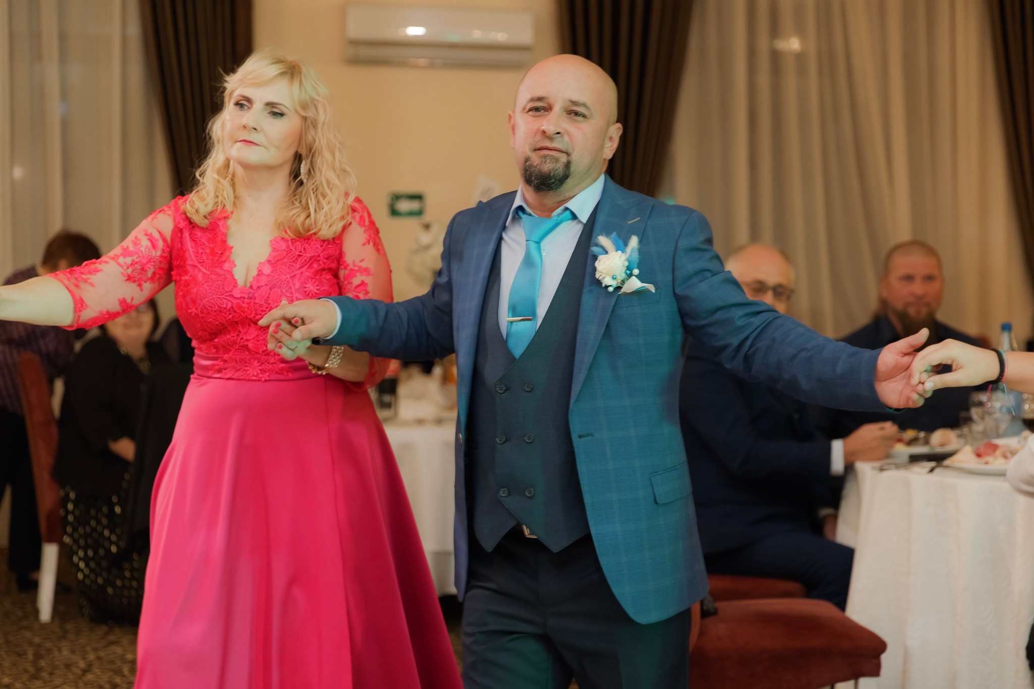 Mihai & Oana. Servicii foto-video profesionale, pentru momente de neuitat