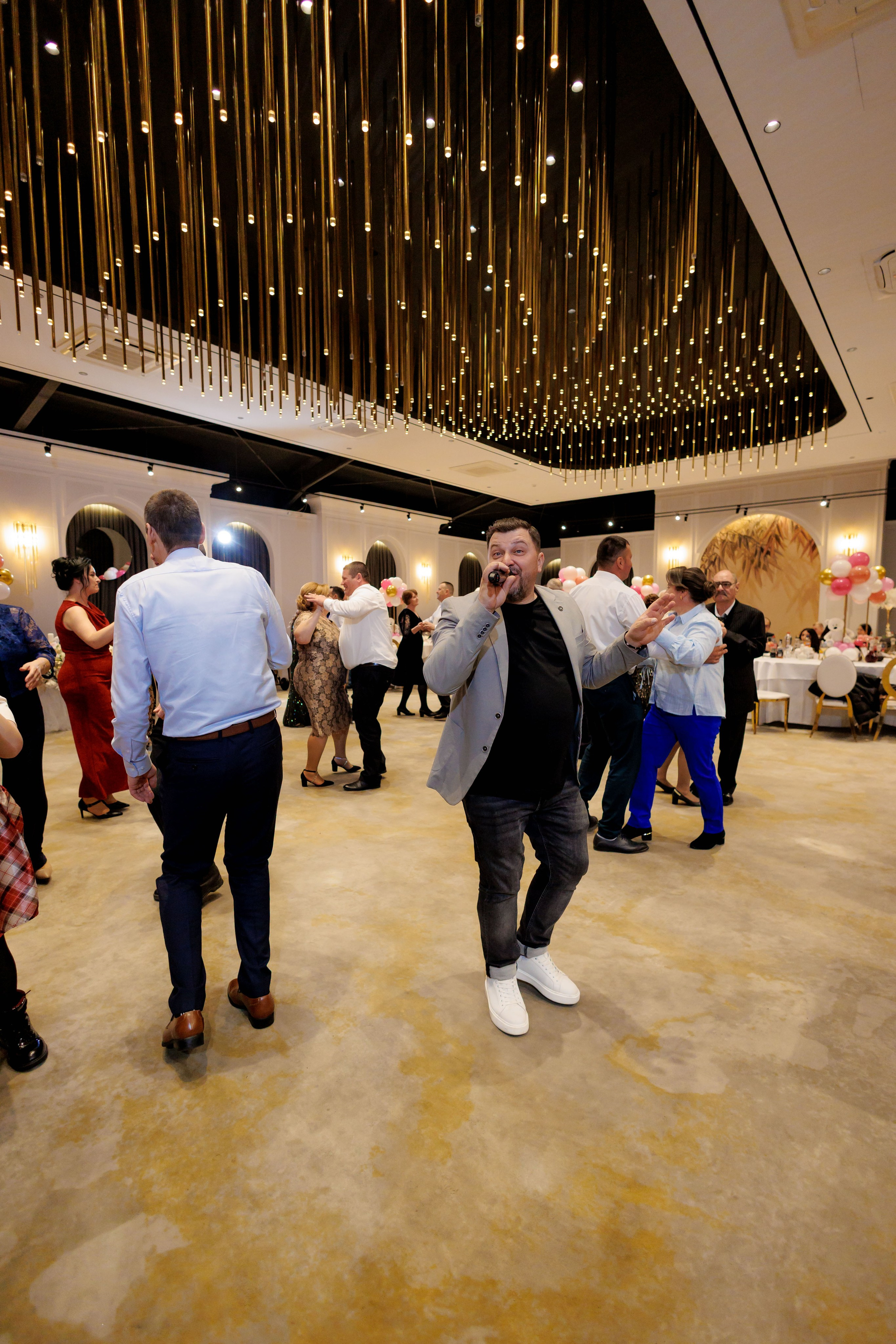 Povestea voastră, regizată de noi |Cristi Turculet Videograf Nuntă Suceava | wedding highlight. Servicii foto-video profesionale, pentru momente de neuitat