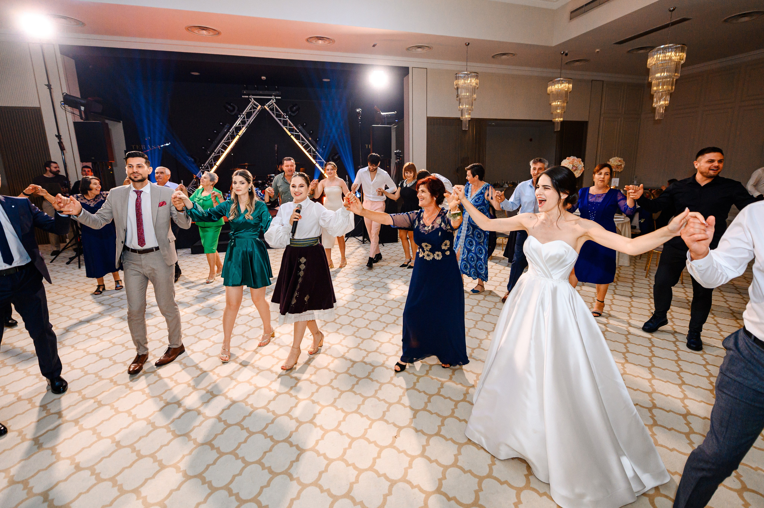 Madalina & Ovidiu. Mugurel Olteanu Fotograf