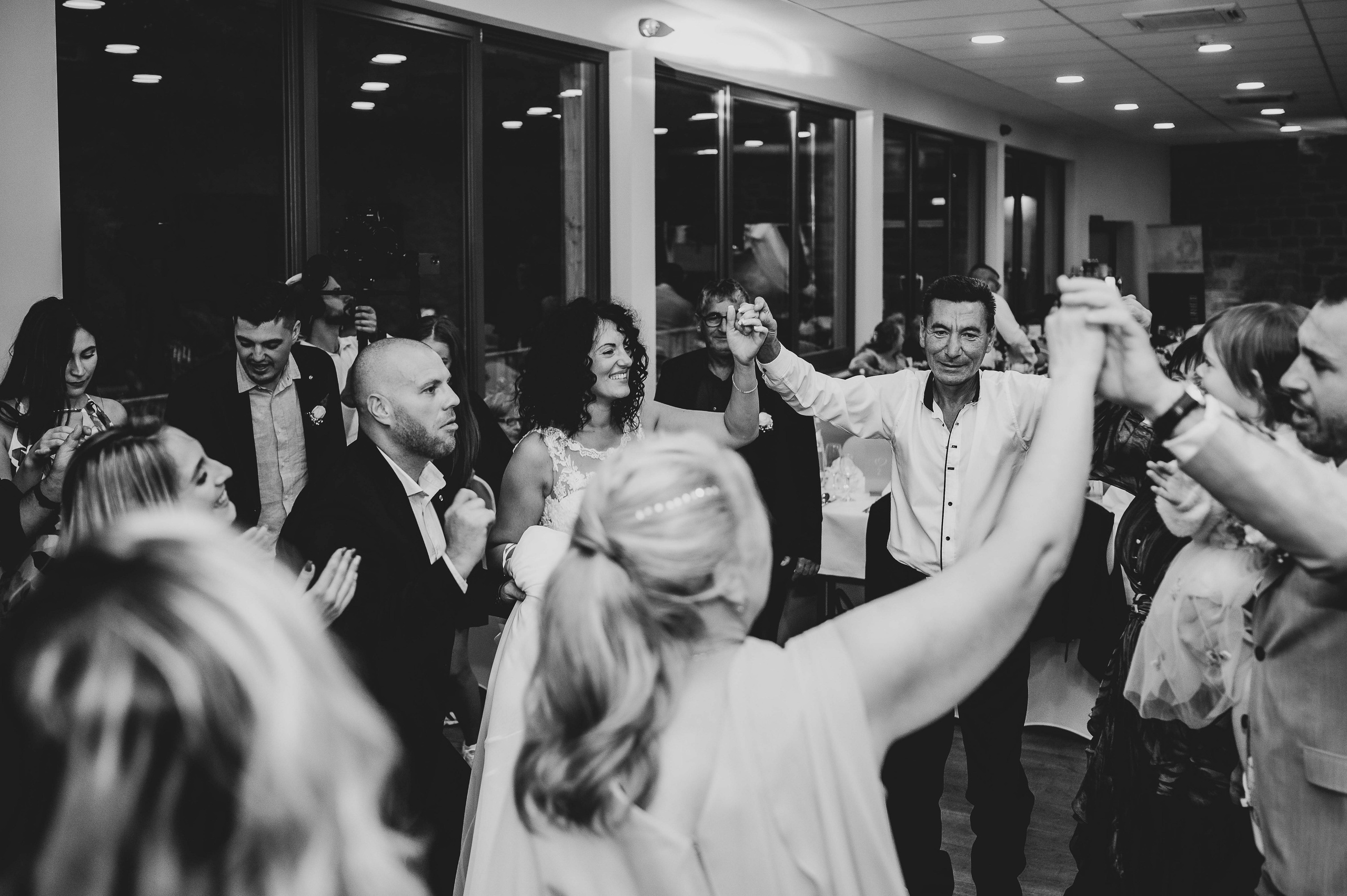 Freie Trauung in Würzburg – Marius & Carmen. Authentische, emotionale, zeitlose Hochzeitsfotografie aus Albstadt