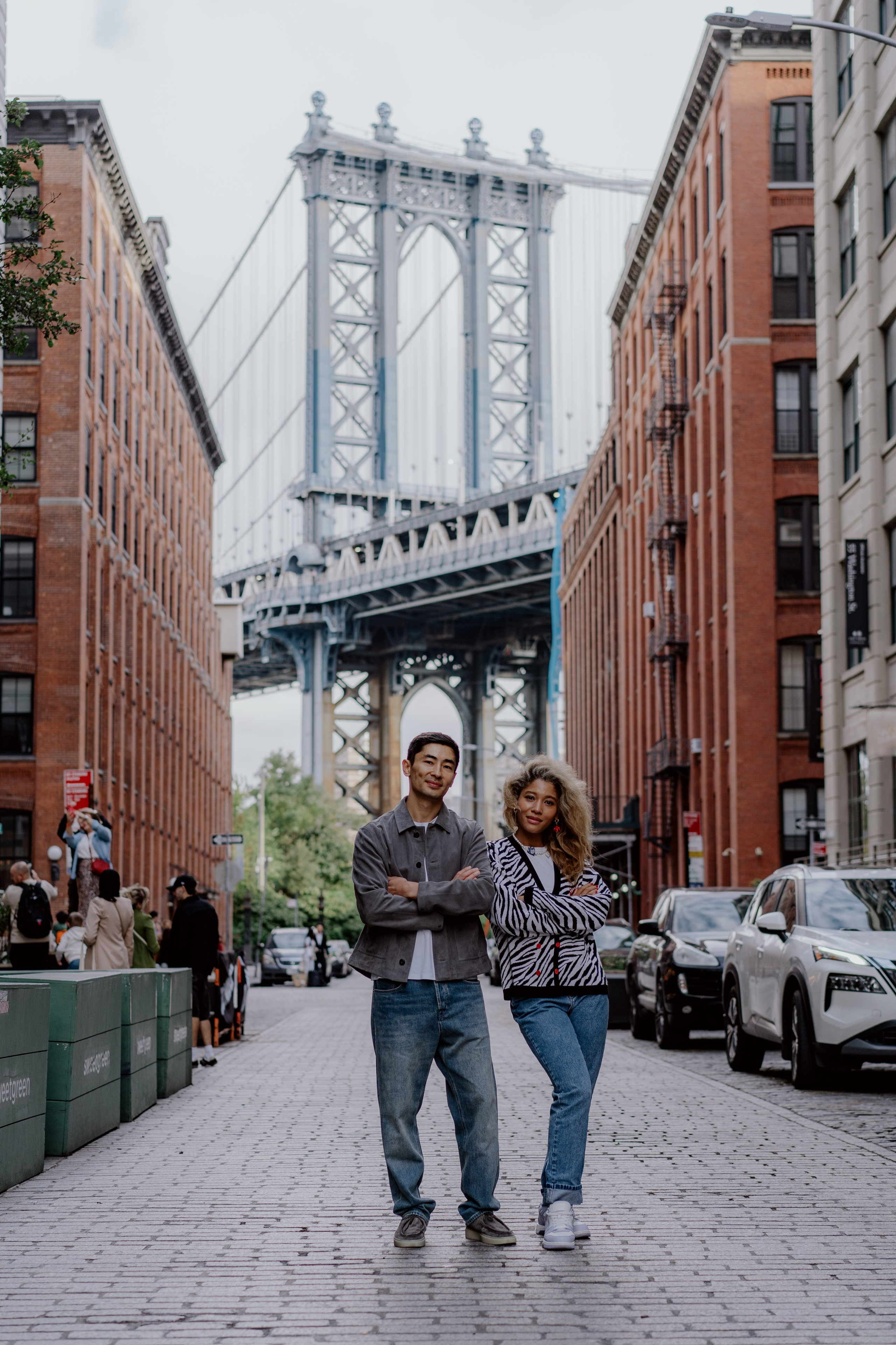Brooklyn bridge at sunrise. Videographer and photographer in New York // MAKAROV.VIDEO