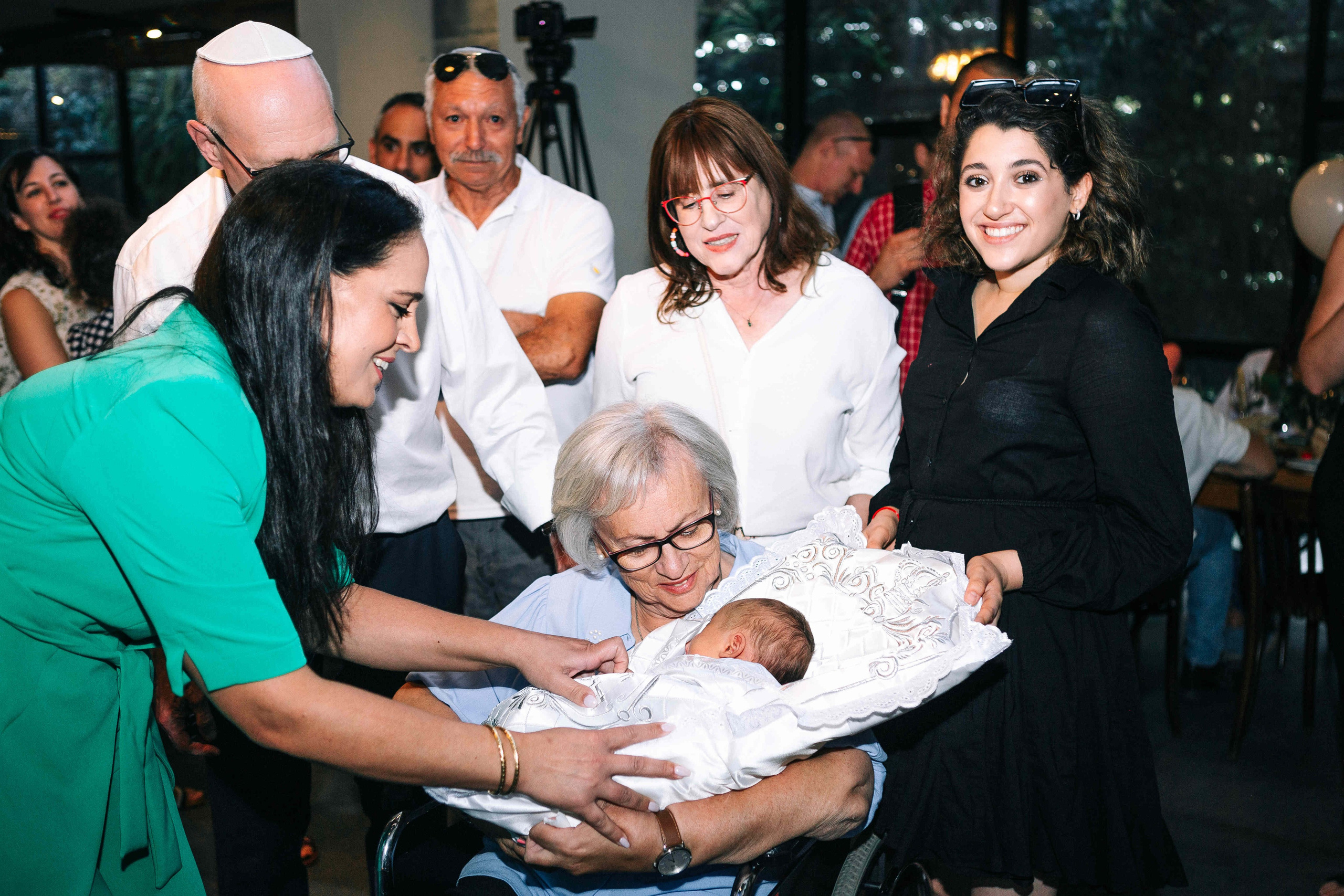 BRIT MILA (BIG EVENT). PHOTOGRAPHER IN ISRAEL