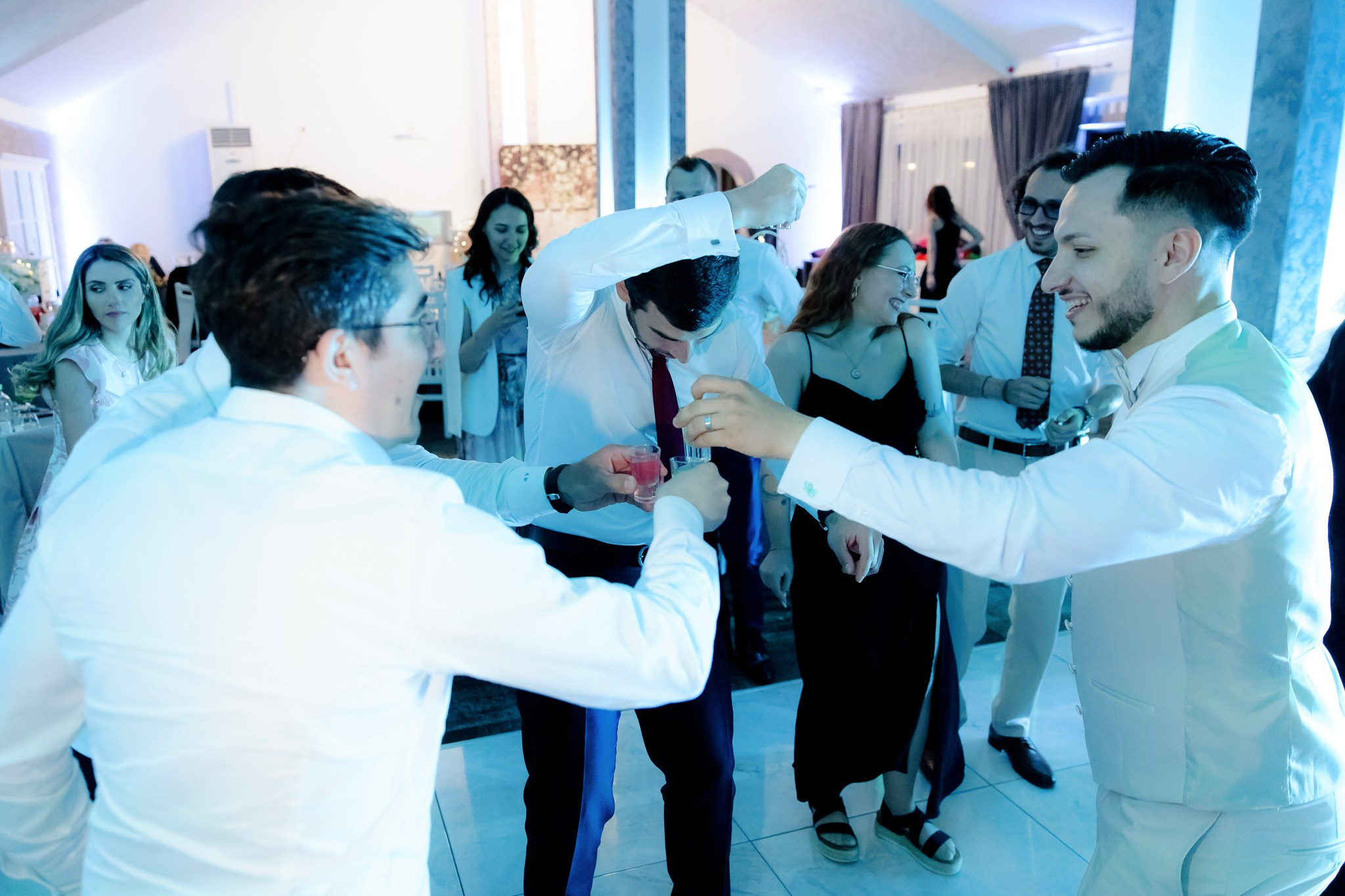 Ioana & Ionuț | Nuntă de poveste la Păstrăvăria Poiana din Mălini județul Suceava. Servicii foto-video profesionale, pentru momente de neuitat