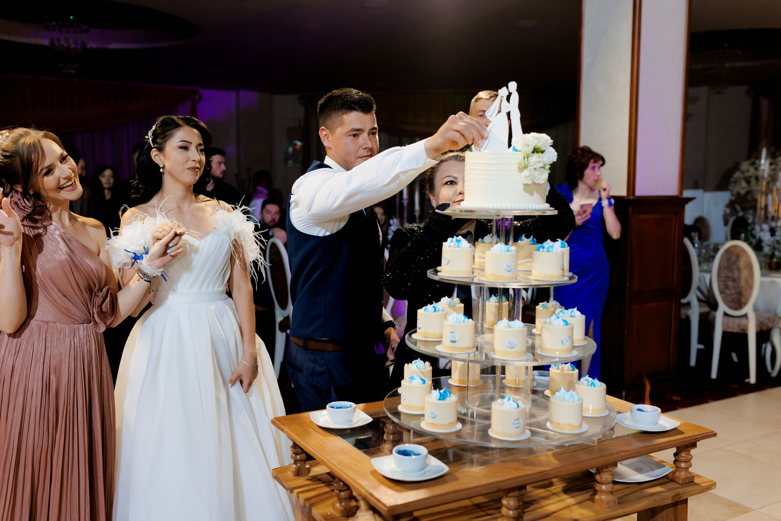 Loredana & Emilian – Ziua Nunții | Videografie - fotografie Botez Suceava, Iași, Botoșani. Servicii foto-video profesionale, pentru momente de neuitat