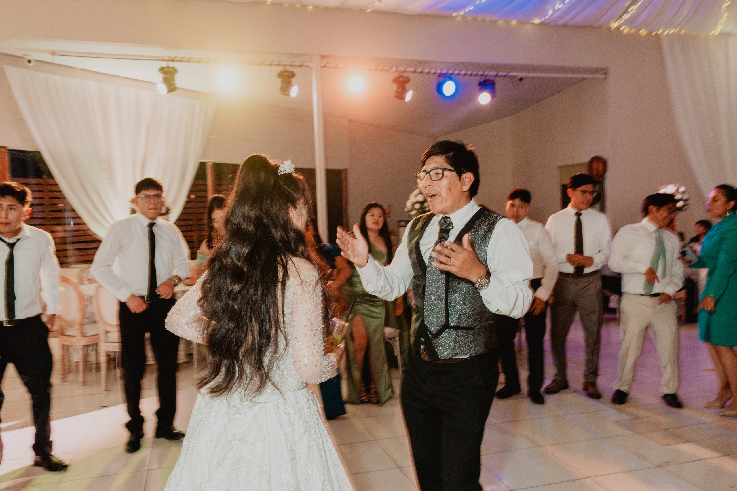 FERNANDO + MARIBEL | BODA RELIGIOSA. Studio KVTA | Fotografía y Video de Bodas en Arequipa