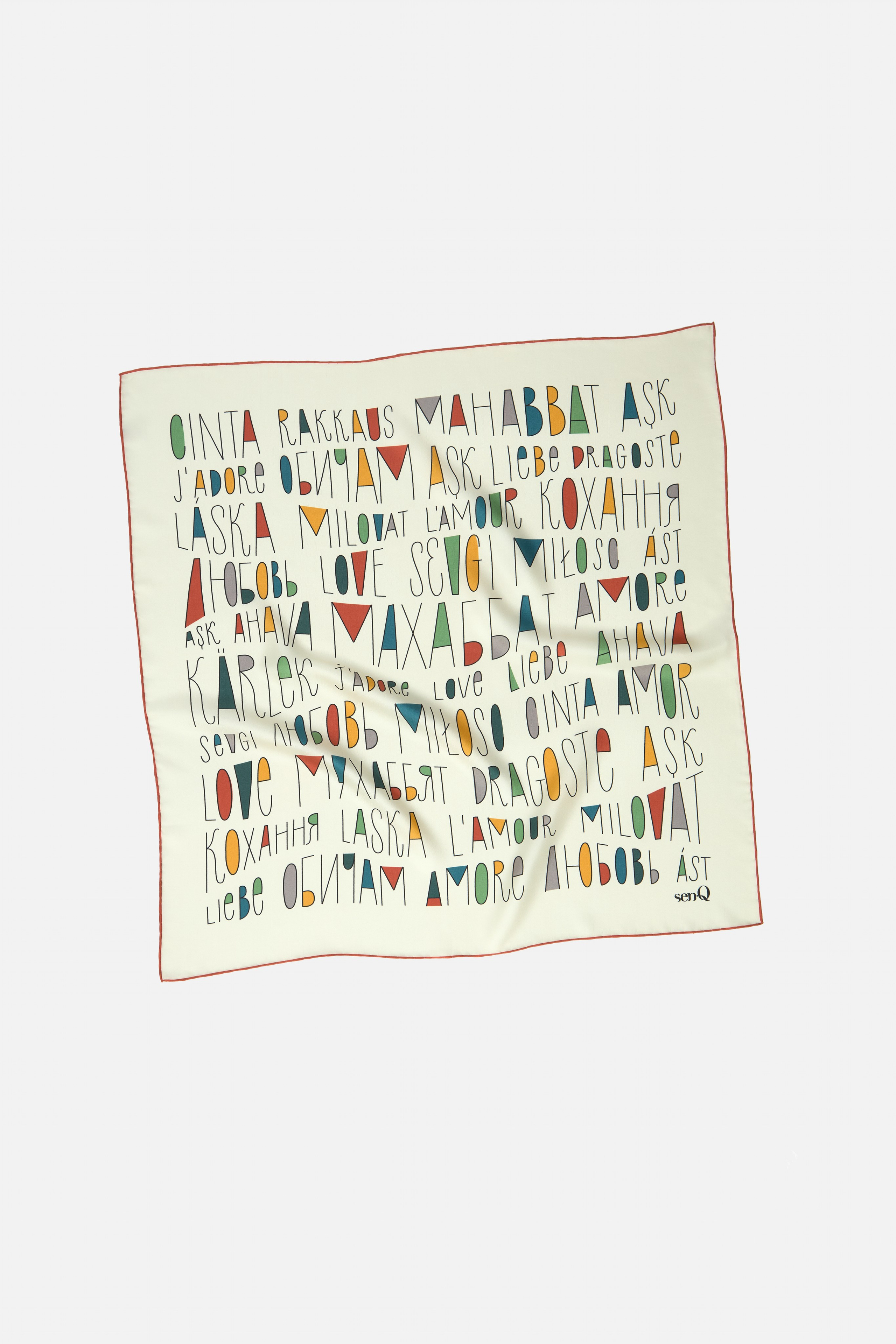 Головные уборы. Предметная фотосъемка в Алматы. Студия фото и видео съемки товаров