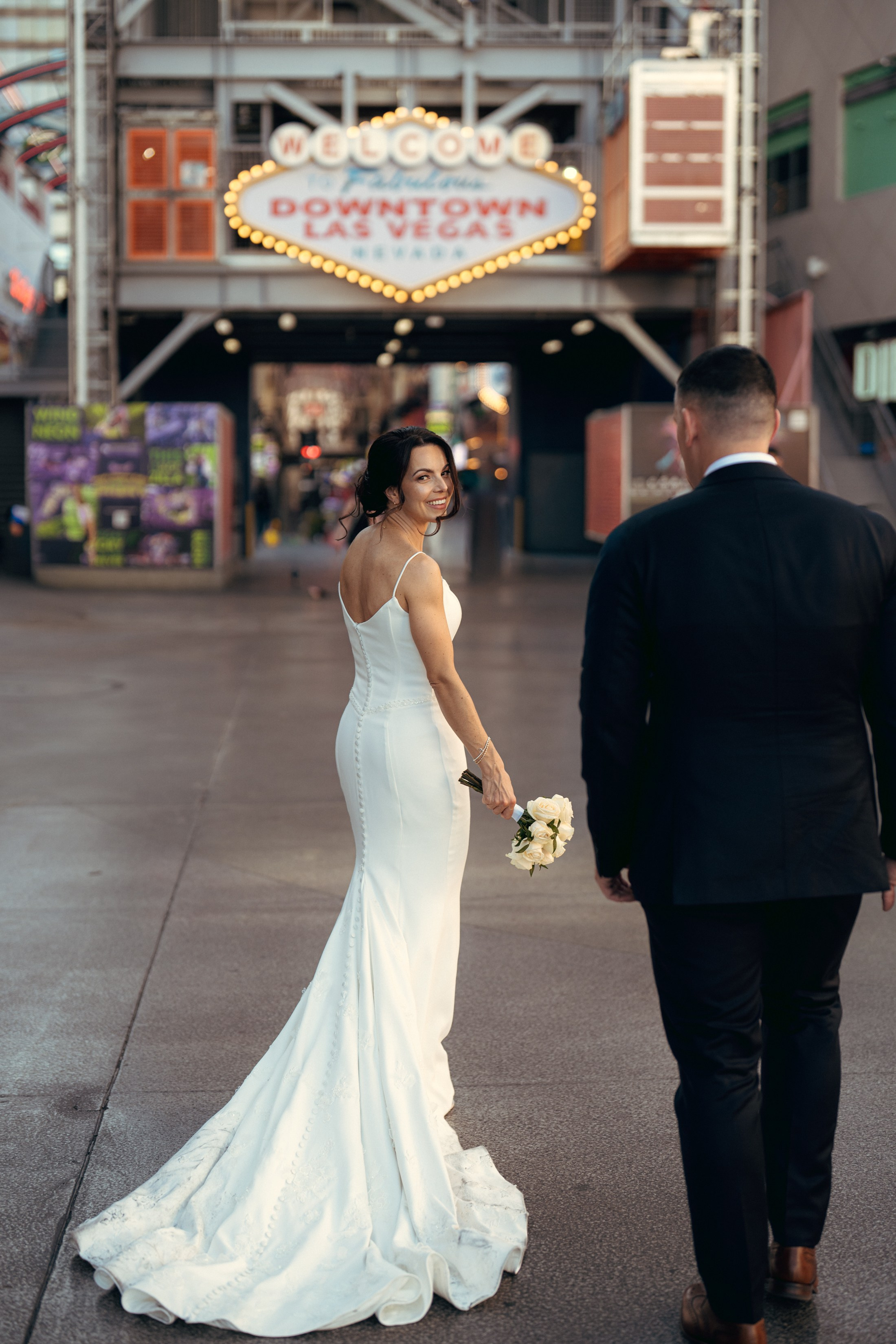 Lara&Dan. Wedding & elopement photographer Viktoriya Kravtsov. Las Vegas