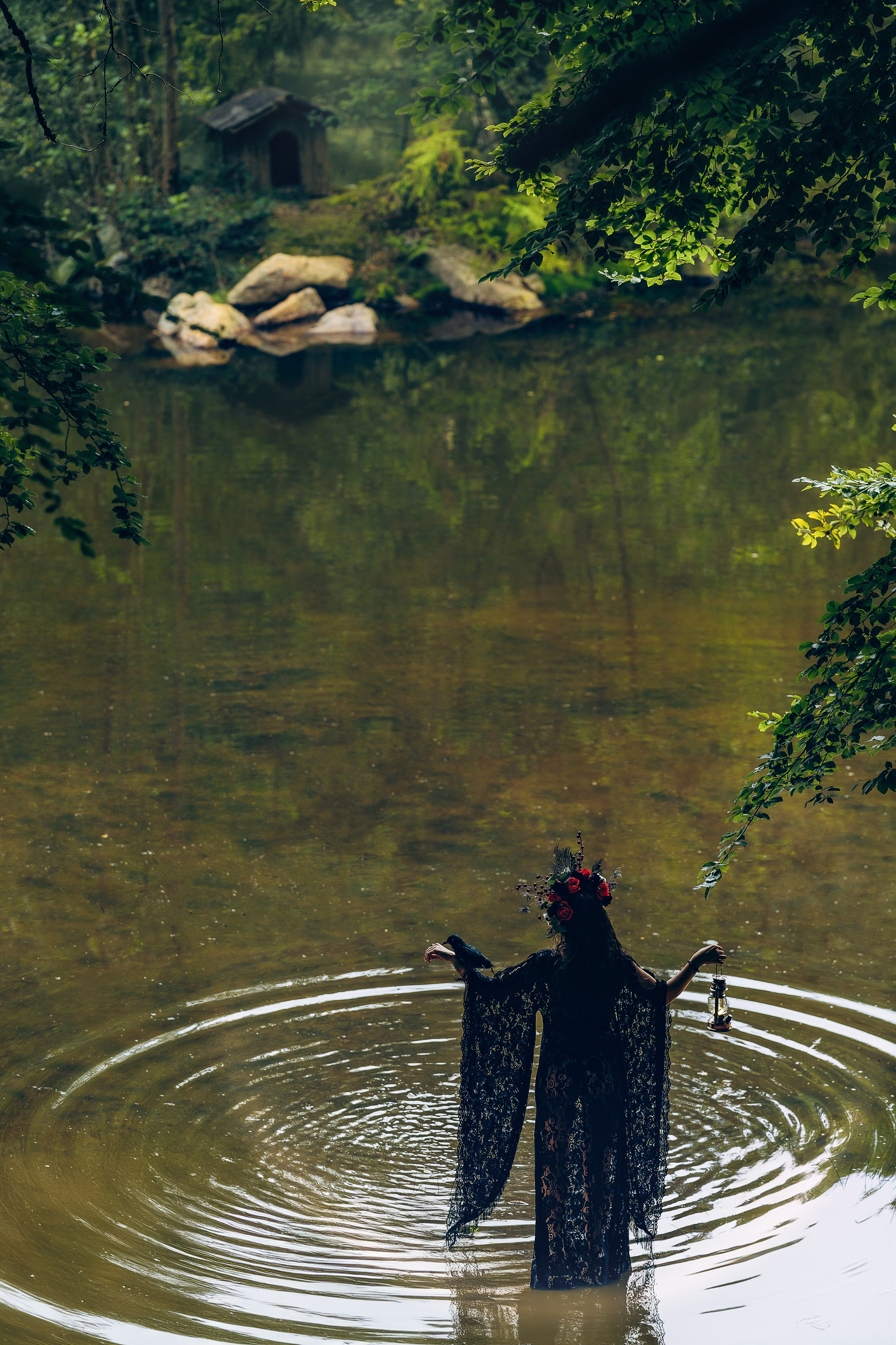 Witch at the lake. Familien, Lifestyle und Portrait Fotografin in Trier, Luxembourg
