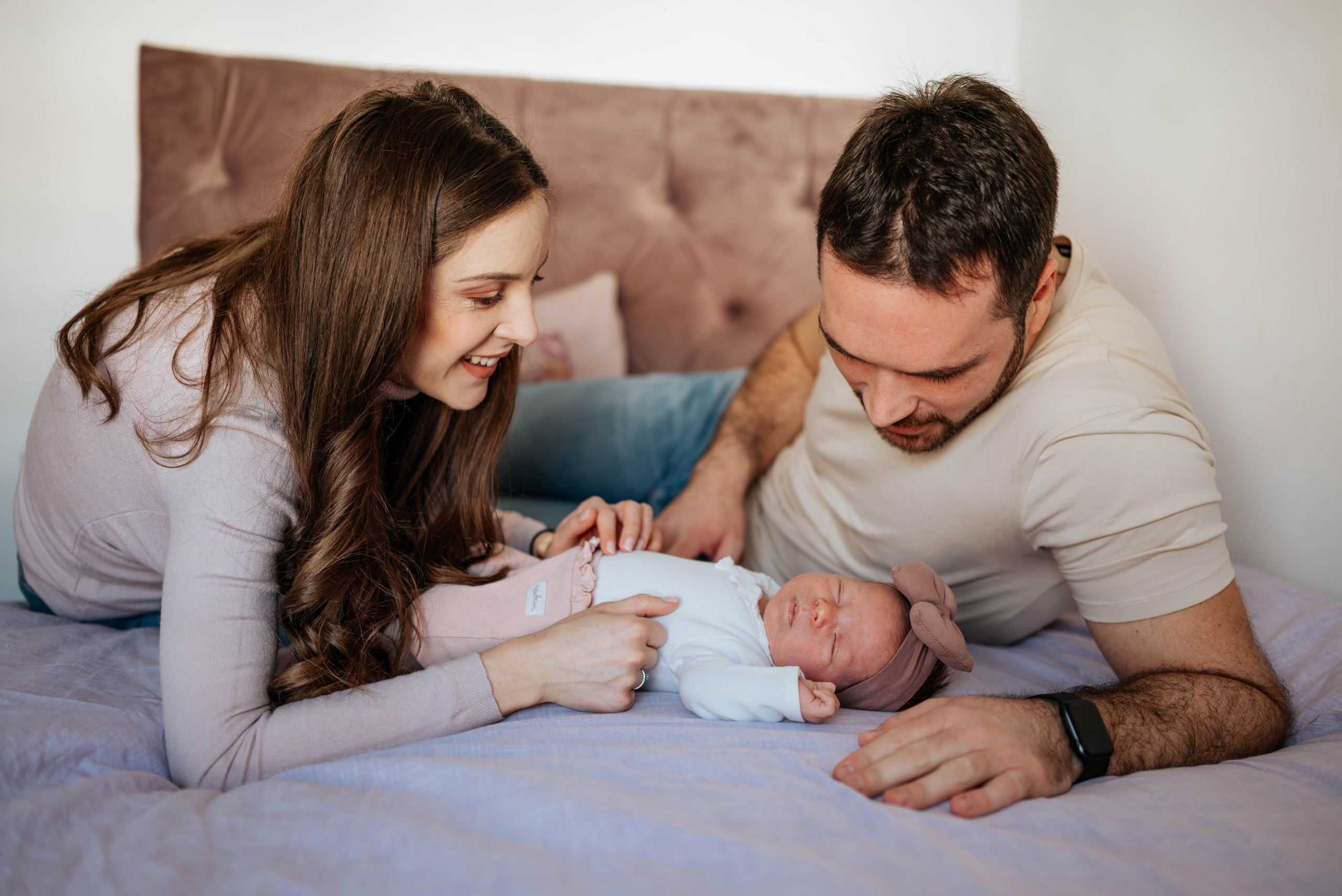 Mila - fotografisanje bebe kod kuće. Dečiji i porodični fotograf