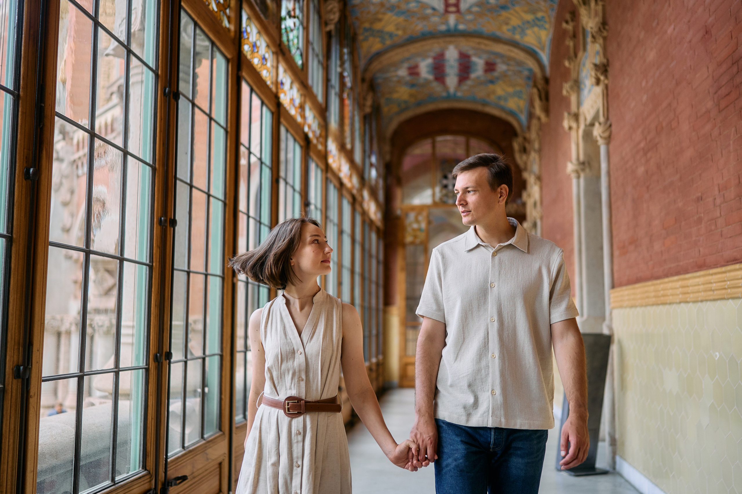 Description of the Sant Pau location for a  love-story or individual photo shoot in Barcelona, examples of photos taken at this photo spot. POSTCARD.BCN Photographer Kate in Barcelona. Love-story, family or individual photo shoots