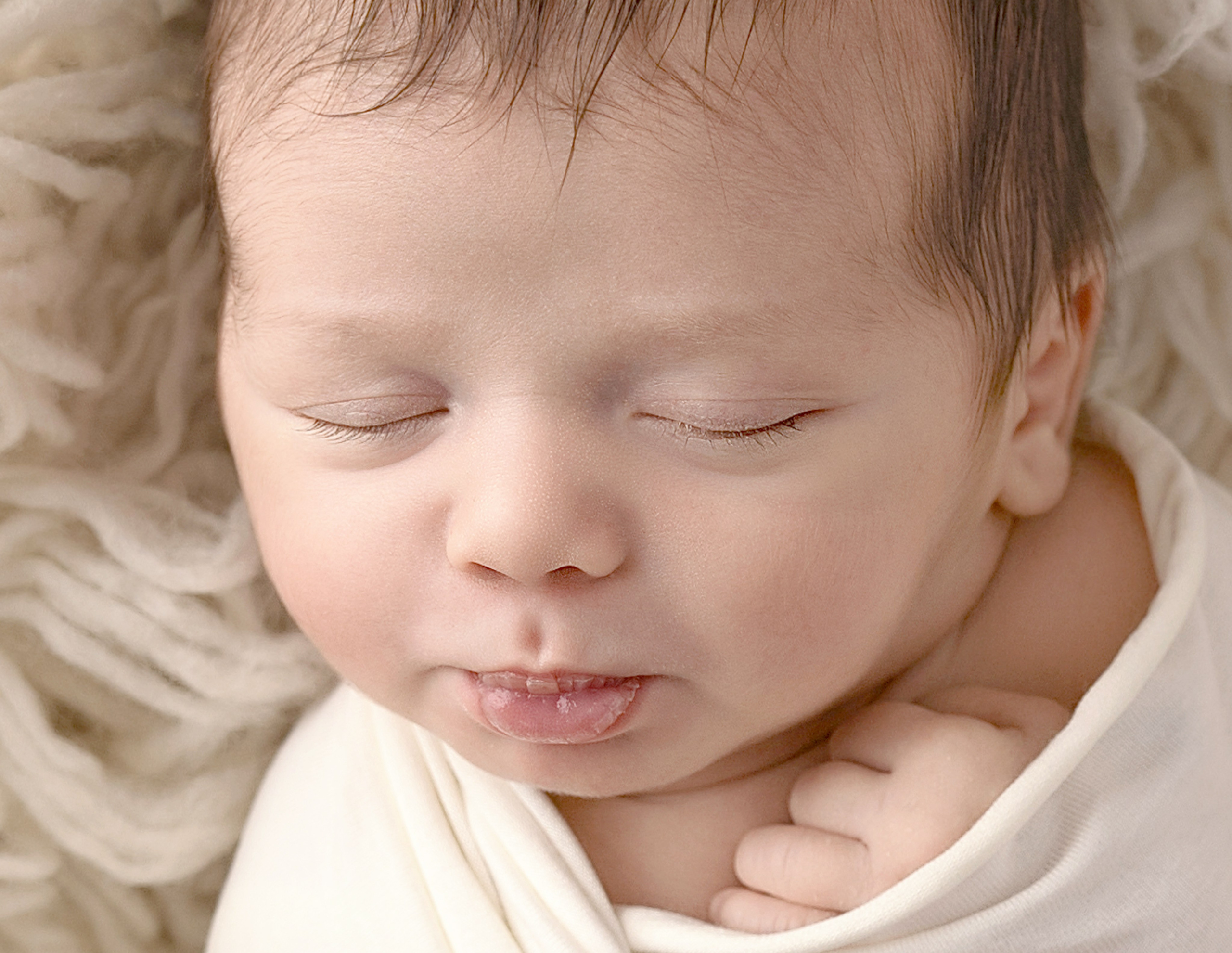 Newborn. Fotograf maternitate, nou-născuți și familie în Cluj-Napoca | Roxana Rusu