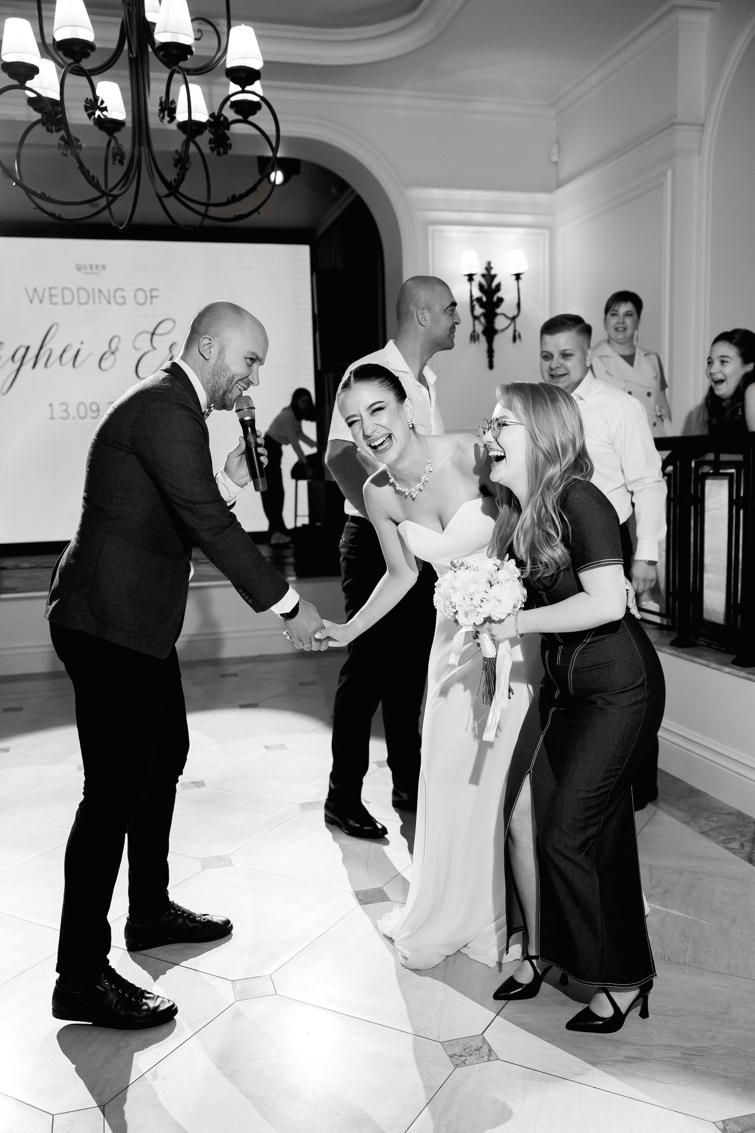 Serghei & Erica — Queen Residence. Servicii Foto și Video 067188353