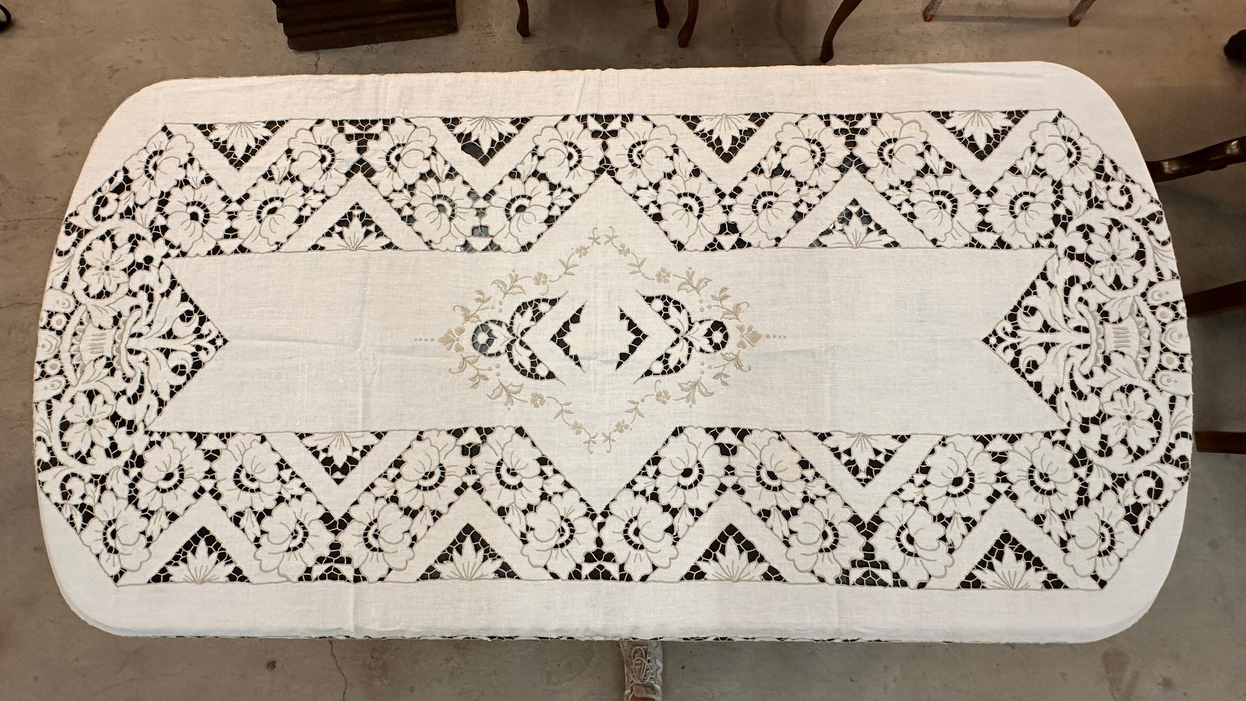 Textil2. Современнные и актикварные украшения в Барселоне, Москве и Санкт-Петербурге