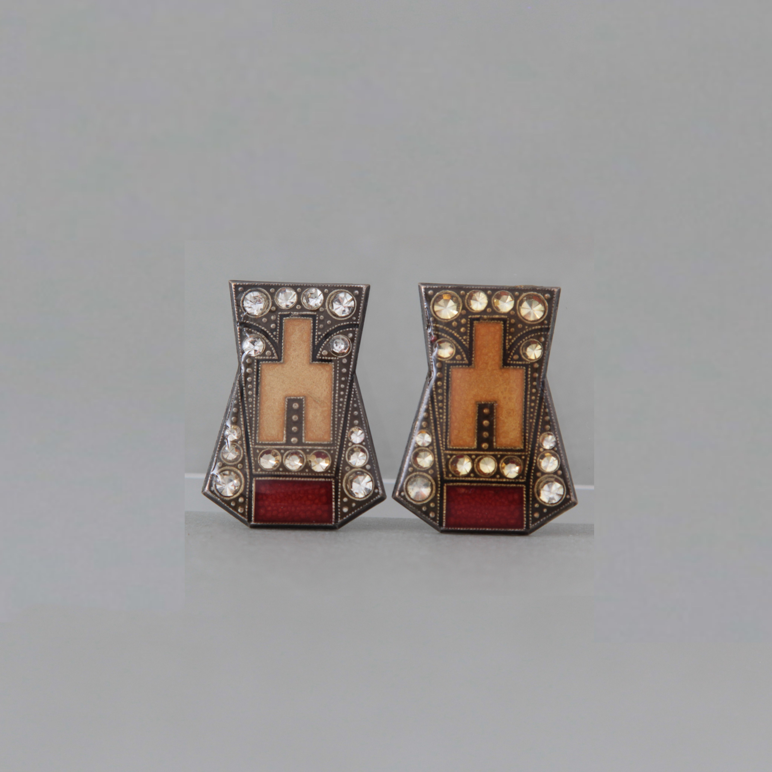 ClipsofPierreBex. Современнные и актикварные украшения в Барселоне, Москве и Санкт-Петербурге