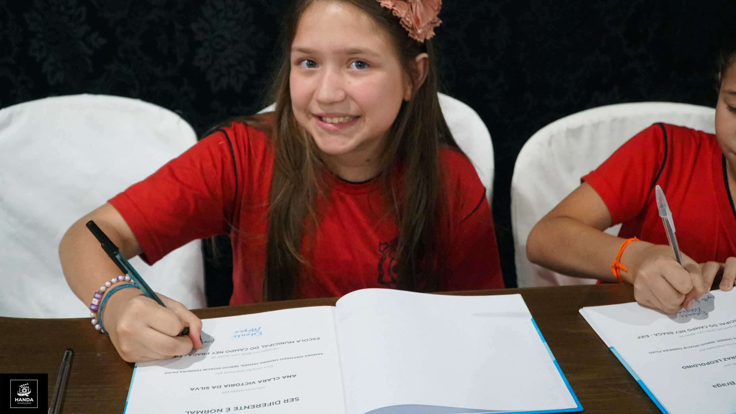 Noite autógrafos colégio Aurélio Buarque de Holanda. Handa Produções