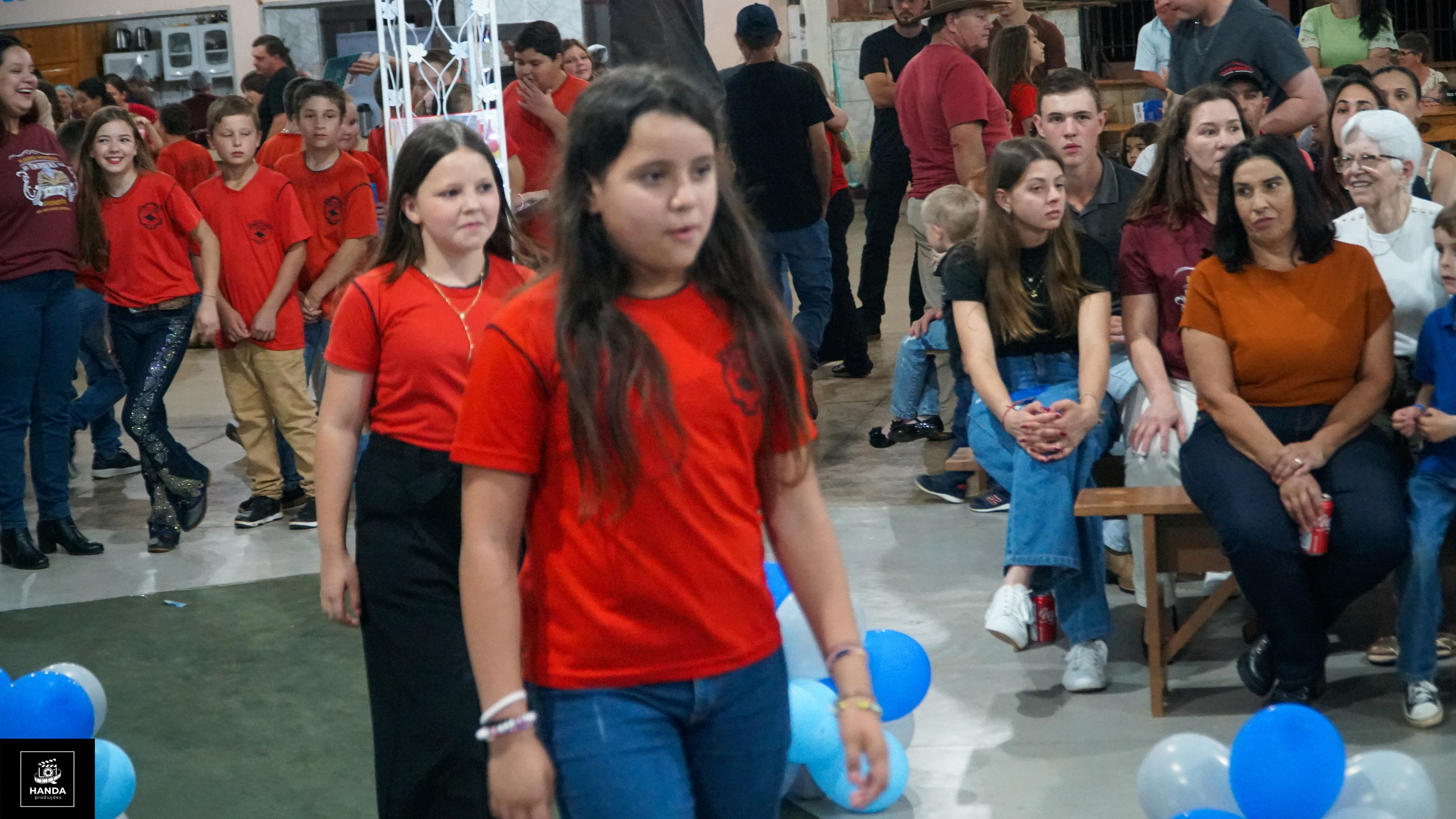 Noite autógrafos colégio Aurélio Buarque de Holanda. Handa Produções