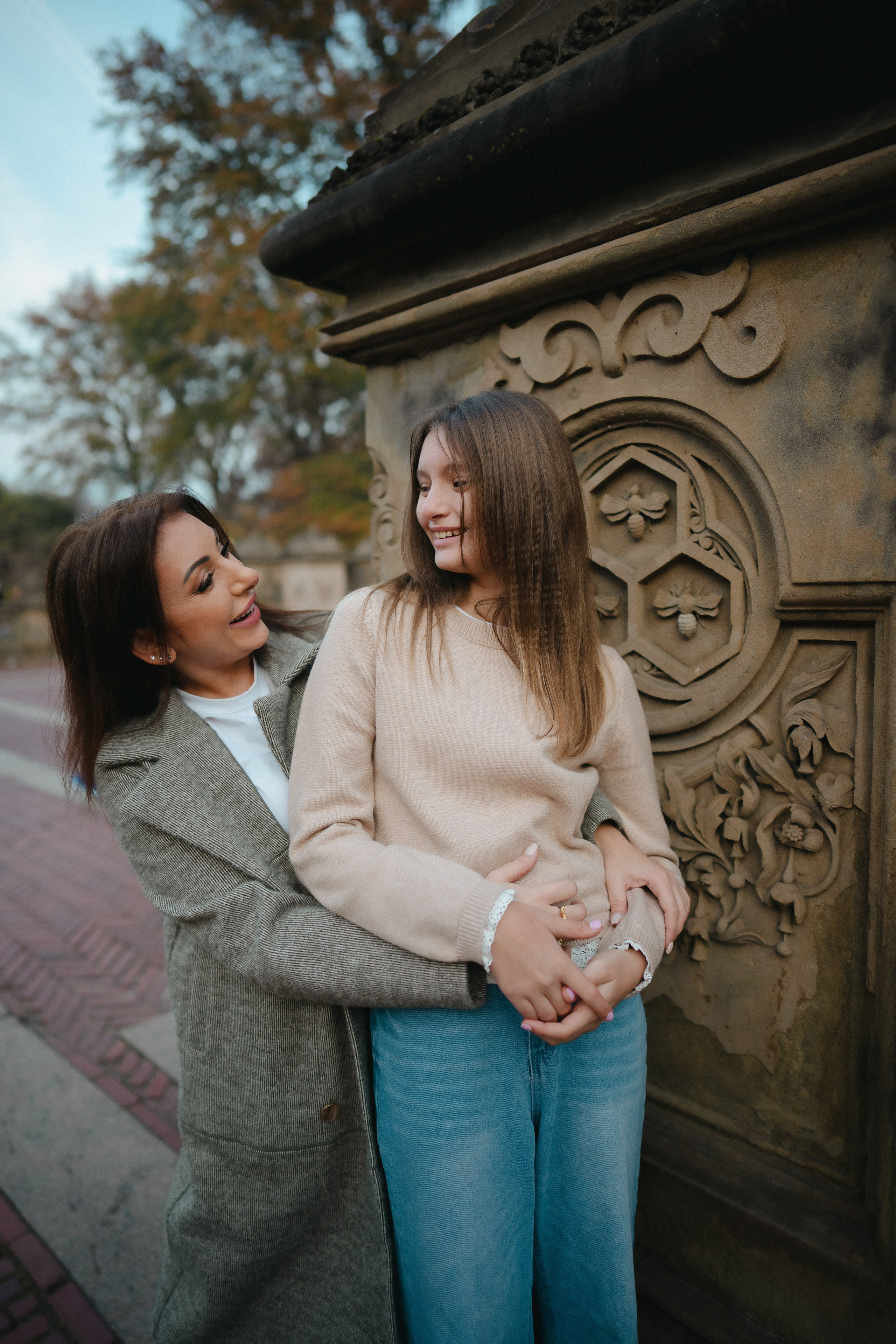 Mother and daughter photoshoot in central park. Portrait and wedding photographer in New York