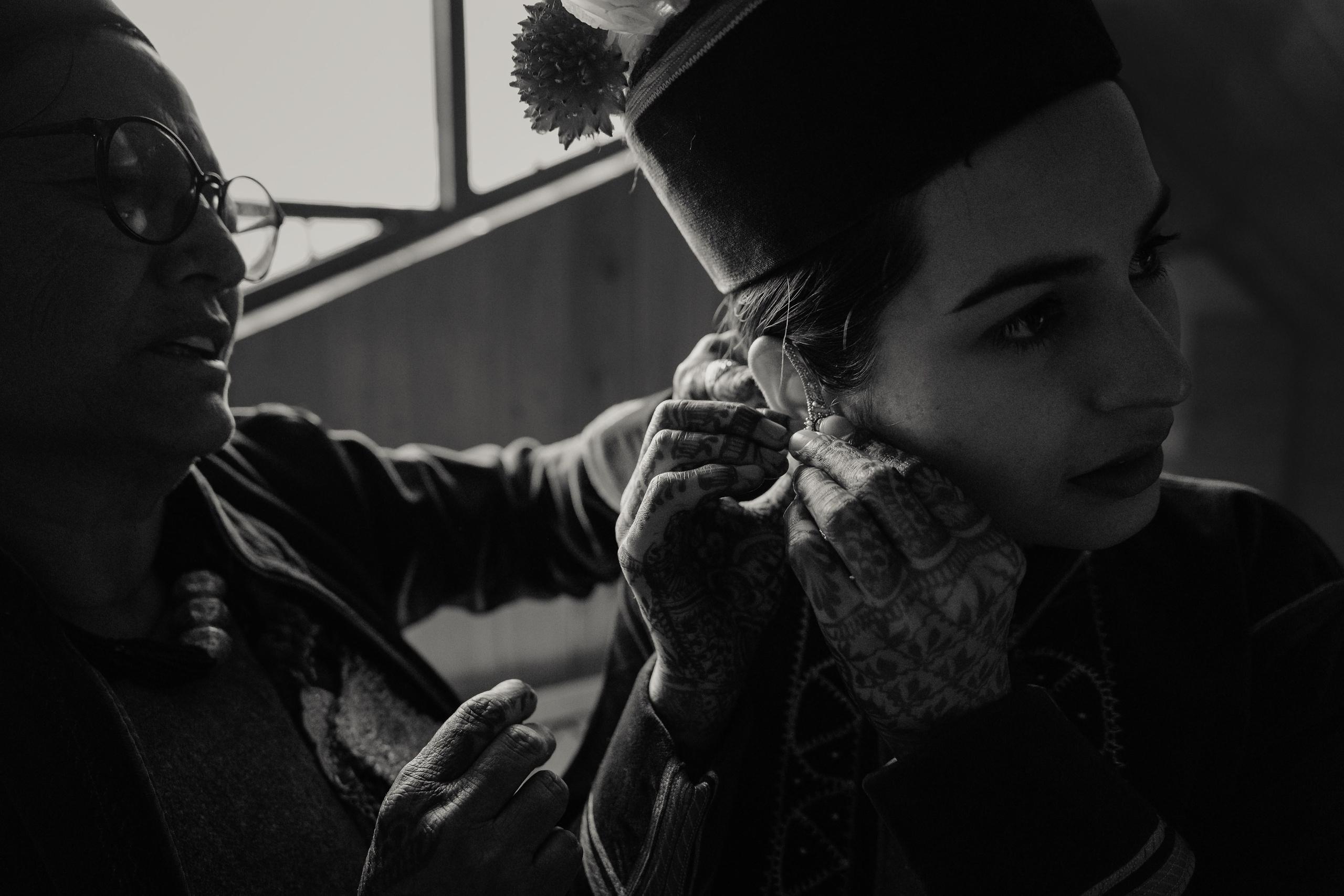 Arti & Akshay. Wedding and Family photographer in india