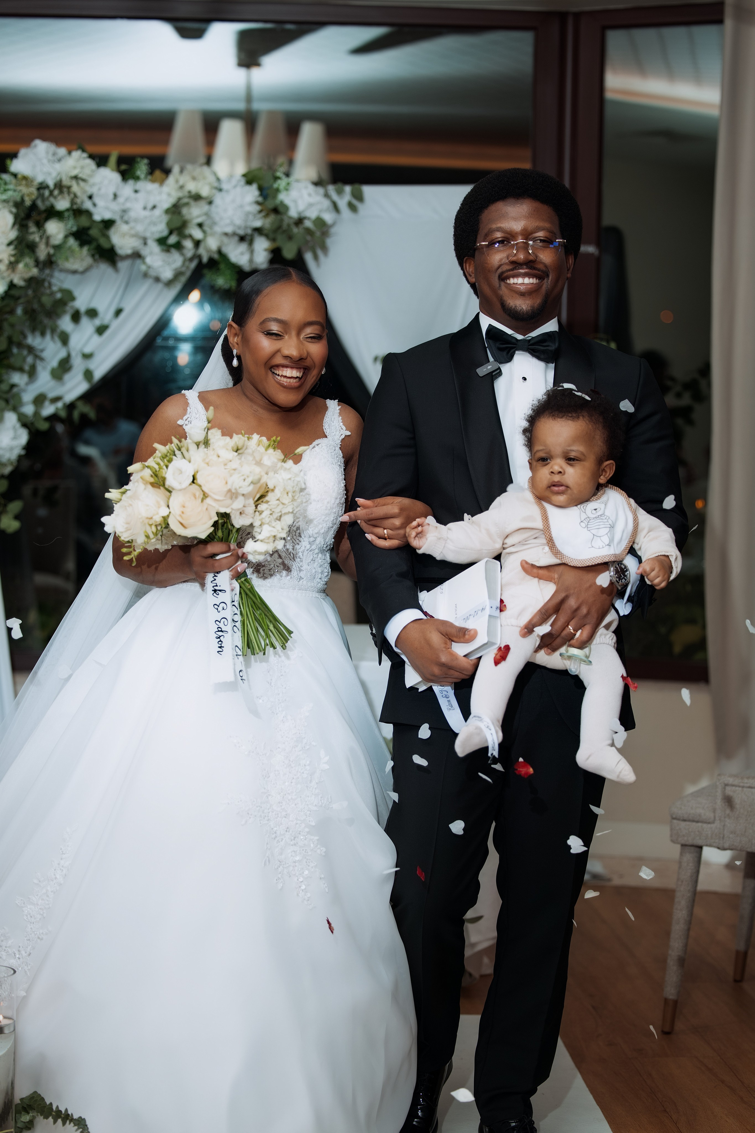 Nawik e Ethson. Fazemos o seu casamento ser lembrado por gerações