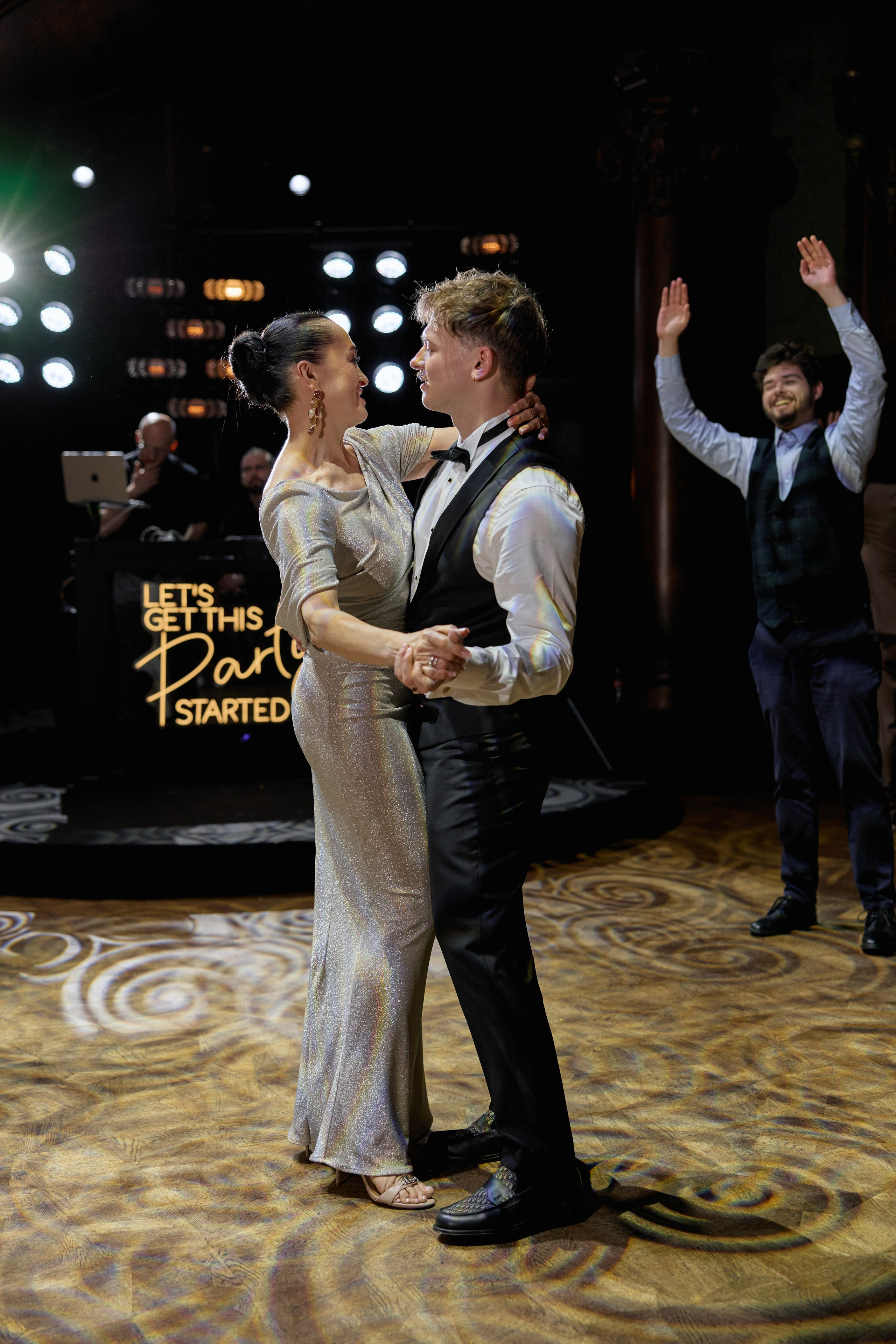 Wiktoria & Kacper. Pałac Goetz. Fotograf ślubny i rodzinny w Krakowie Yana Klymova