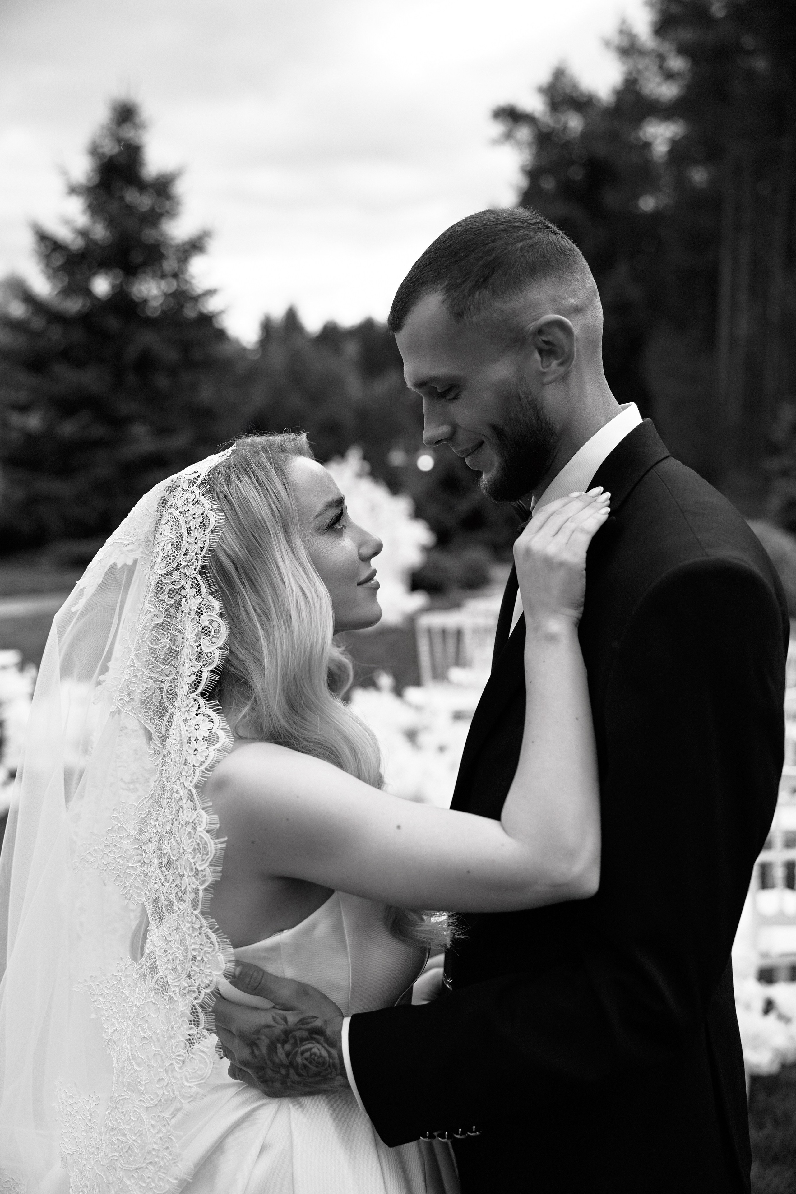 Natalia & Roman. Dworek przy lesie. Fotograf ślubny i rodzinny w Krakowie Yana Klymova